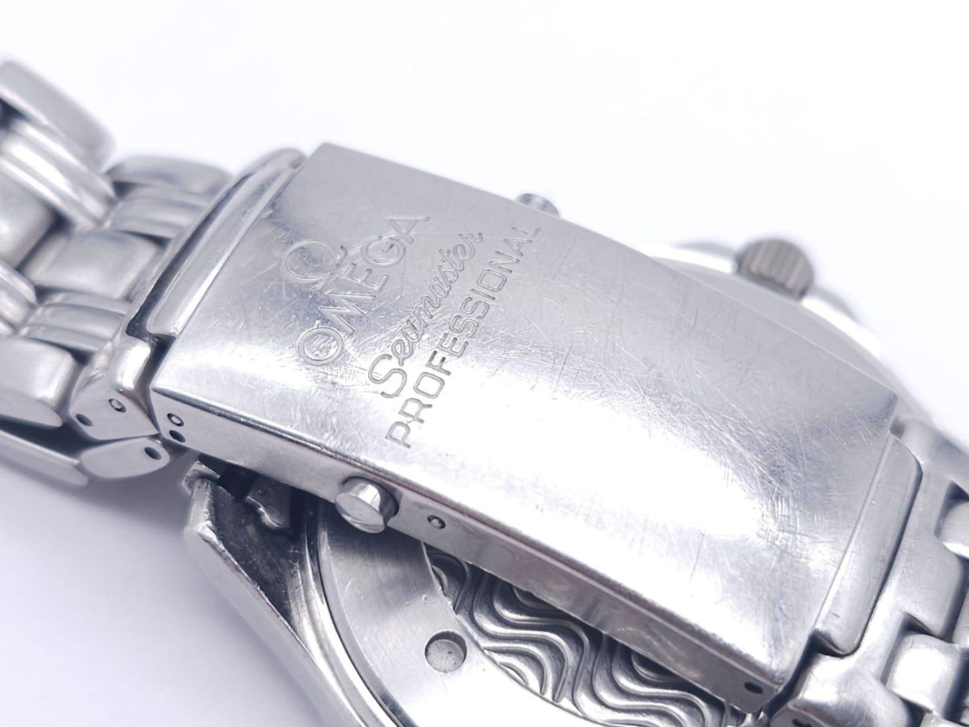 An Omega Seamaster Professional Quartz Gents Watch. Stainless steel bracelet and case - 41mm. Blue - Bild 9 aus 16