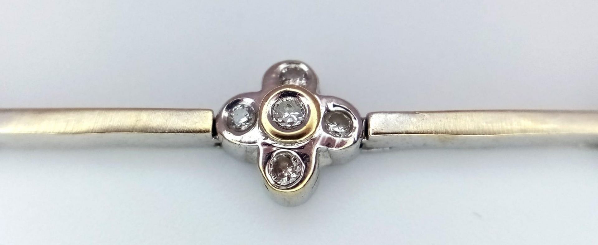 A 14K WHITE GOLD DIAMOND SET IN THE FLORAL DESIGN BRACELET 0.60CT 10.3G 16.5cm length ref: SC 1075 - Image 4 of 5