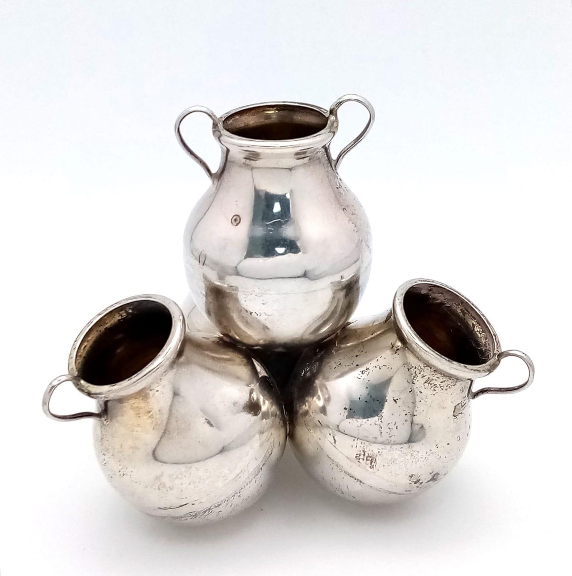 A Vintage Stacked Spice Pot Planter Set - Four Joined Silver Plated Pots. 7cm tall. - Bild 2 aus 6