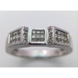 A 14K WHITE GOLD 3 ROWS DIAMOND RING, WITH THE COMBINATION OF THE SQUARE AND ROUND CUT DIAMOND 0.