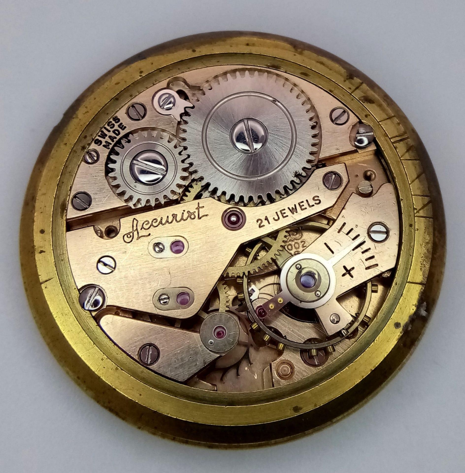 A Vintage Accurist 9K Gold Cased Gents Watch. 21 jewels In need of repair (missing winder) so a/f. - Image 6 of 7