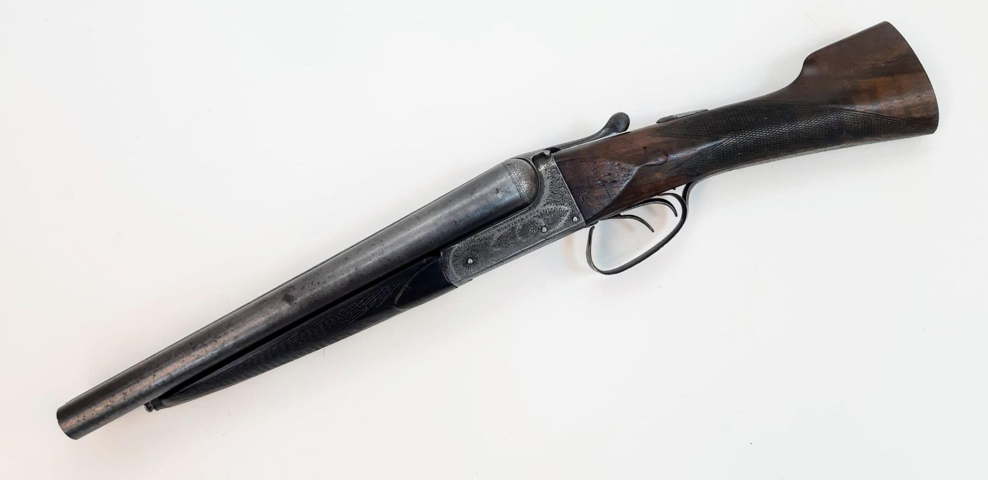 A Vintage Deactivated 12 Gauge Side by Side Sawn-Off Shotgun. This British Mortimer made gun has - Bild 2 aus 12