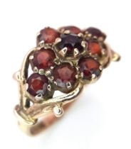 A 9K YELLOW GOLD VINTAGE GARNET CLUSTER RING 2.6G SIZE L ref: SC 1026