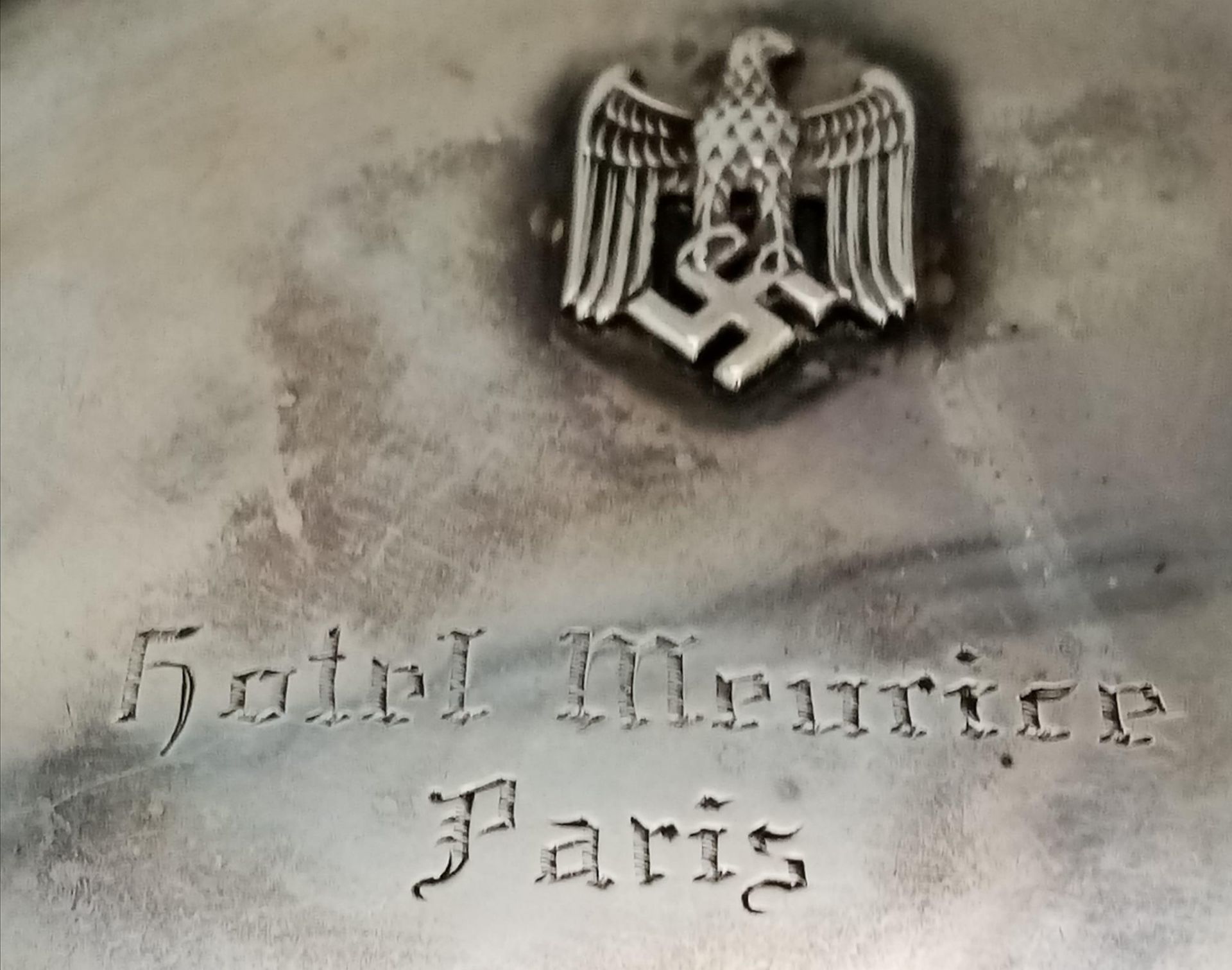 A WW2 G.I’s Souvenir Hallmarked German Silver Plate from the Hotel Meurice in Paris, which was - Bild 3 aus 7