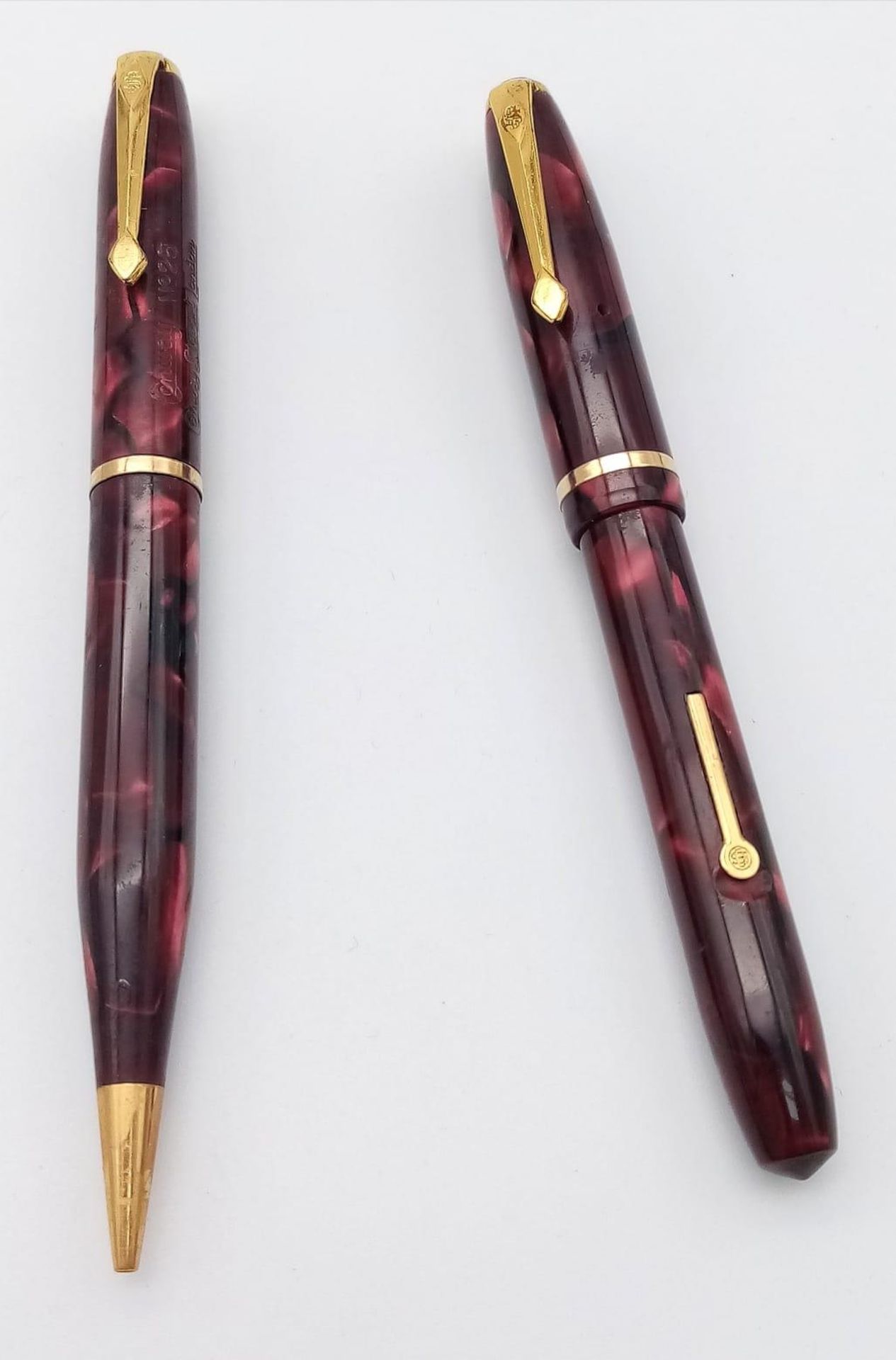 Two Conway Stewart Small Pens in Original Case. Fountain pen has a 14k gold nib. 10cm and 11cm. Ref: - Image 3 of 10