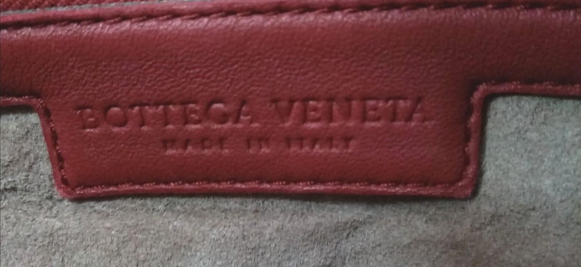 A Bottega Veneta large Hobo bag, soft red nappa leather, beige interior, gold tone top zipper. - Image 9 of 10
