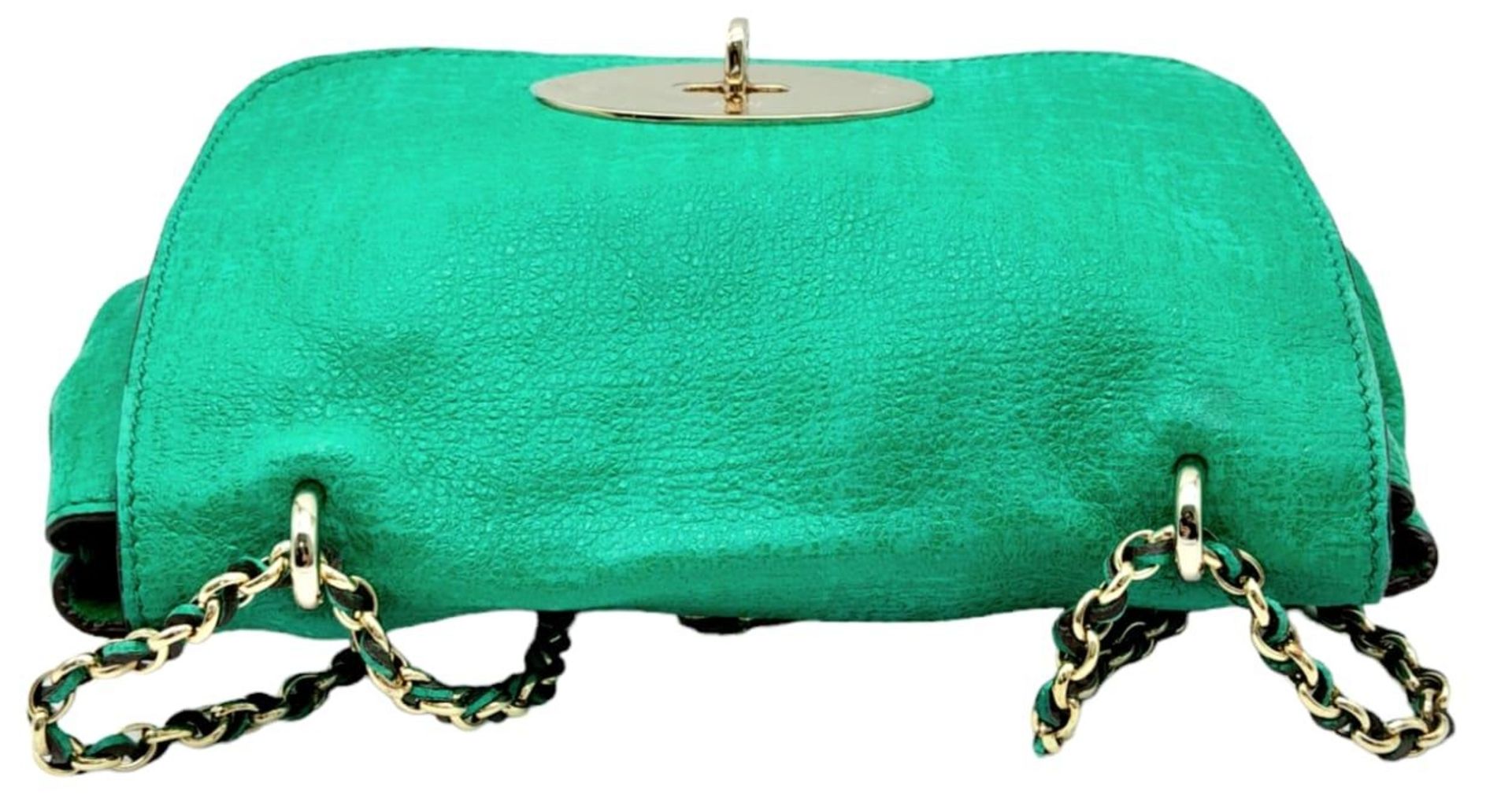 A green Mulberry Lily mini bag with gold tone hardware and matching strap. Size approx. 20x18x8cm. - Image 5 of 9