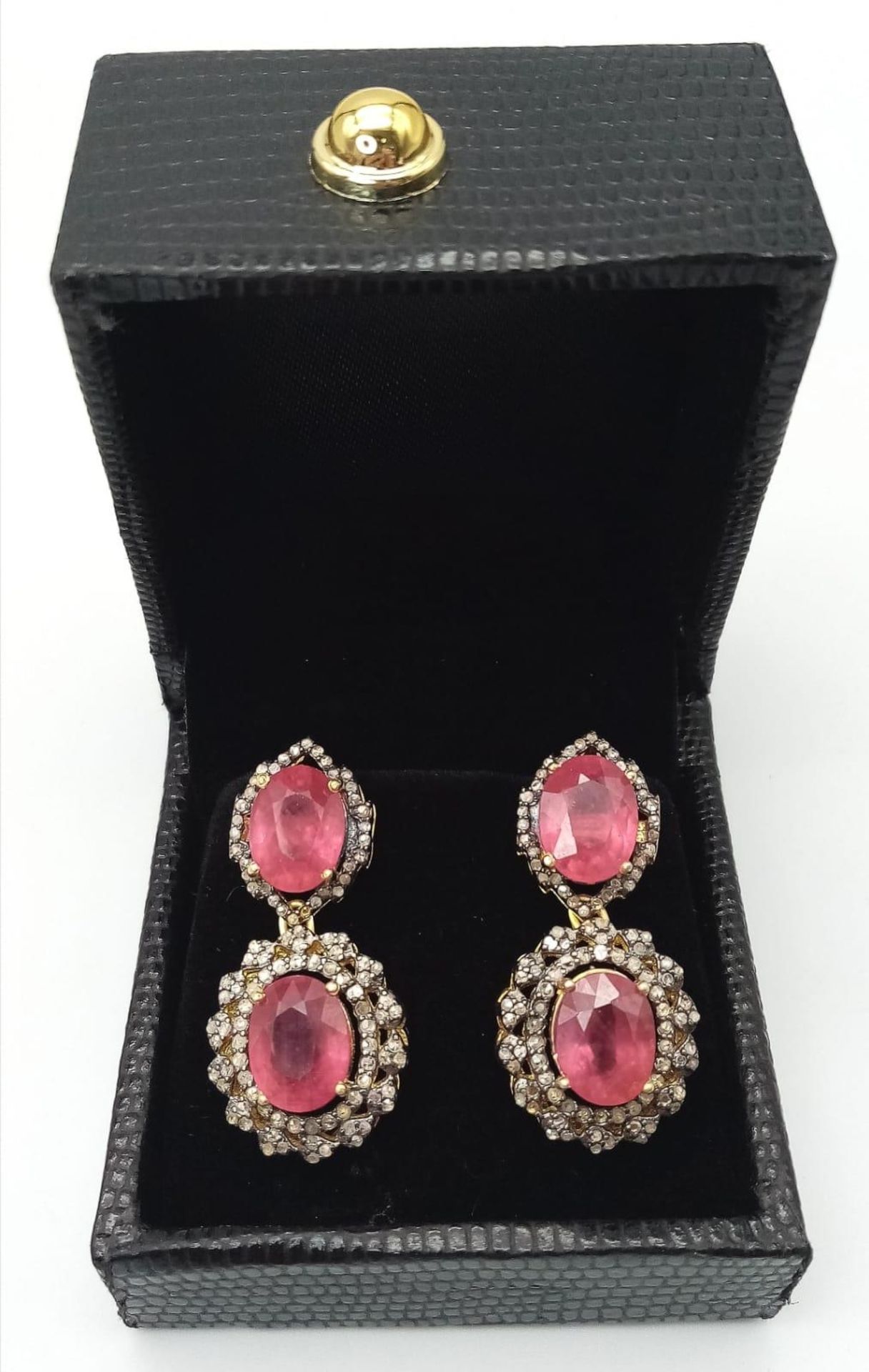 A Pair of Ruby and Diamond Gemstone Dangler Earrings set in Gilded 925 Silver. Ruby - 15ctw and - Image 6 of 7