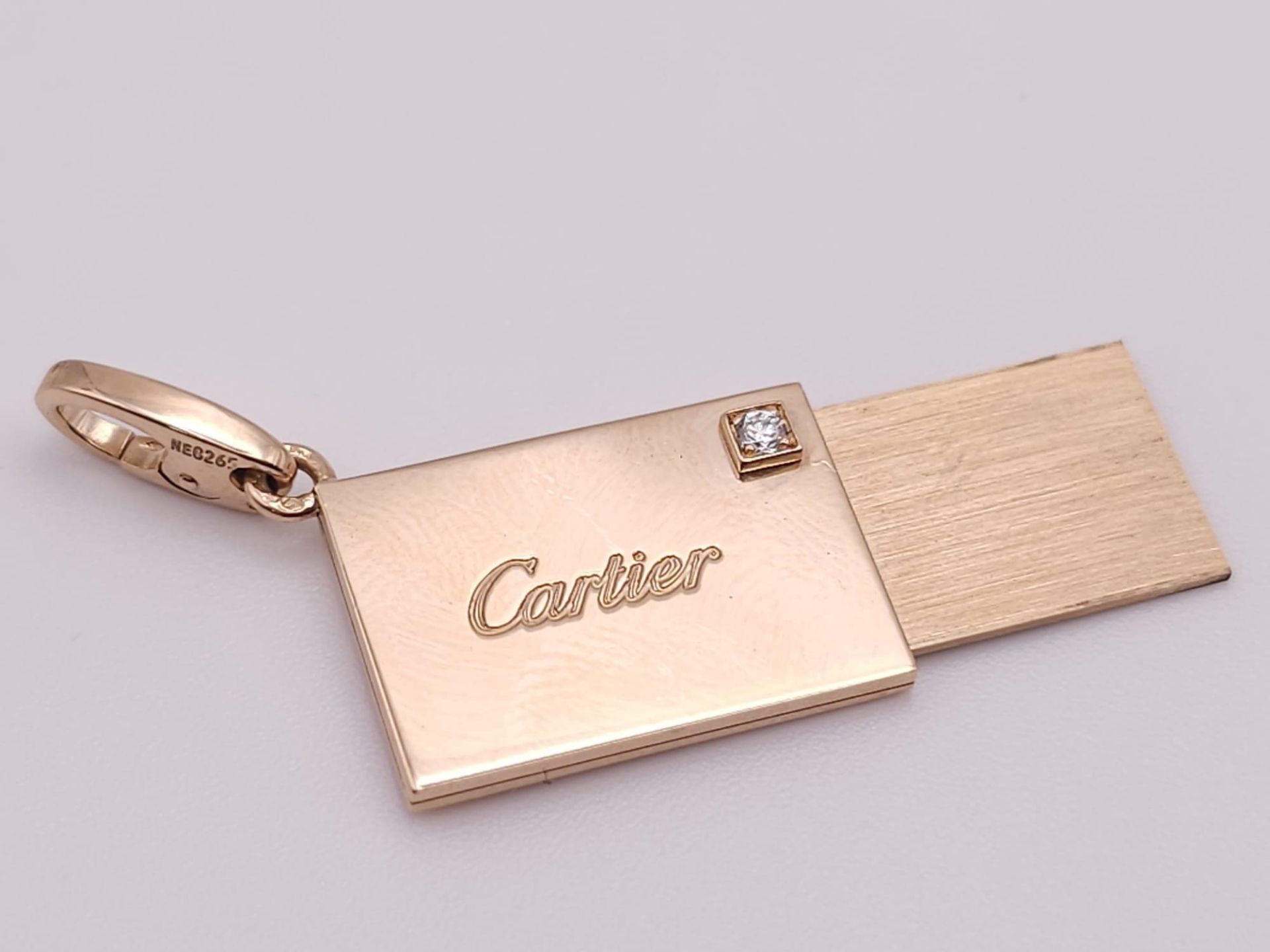 GENUINE CARTIER 18K ROSE GOLD, DIAMOND SET, ENVELOPE CHARM/PENDANT. SIZE: 2CM WIDE WEIGHT: 7.1G REF: - Bild 4 aus 11