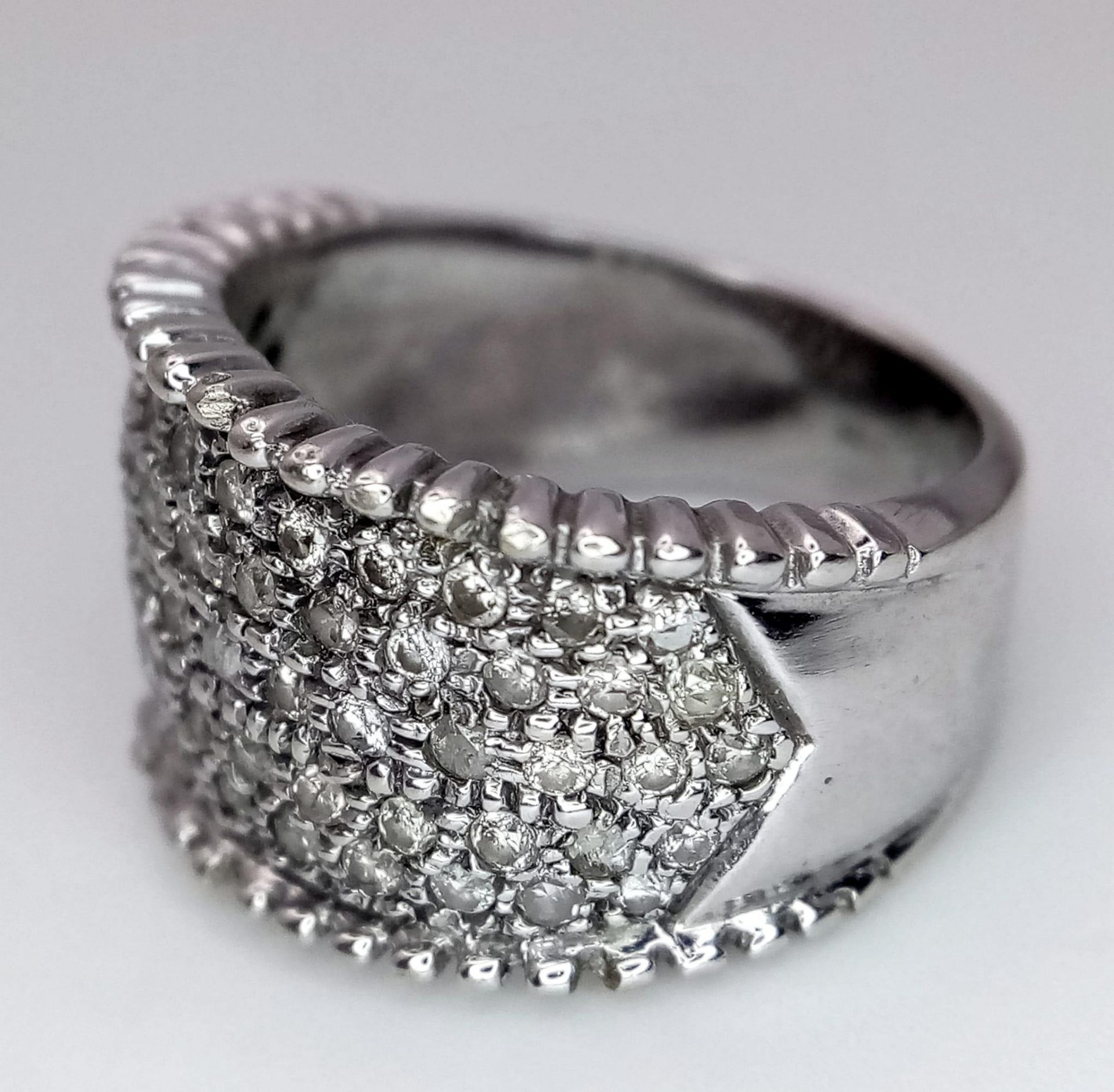 A 18K WHITE GOLD DIAMOND ENCRUSTED BAND RING 0.75CT 10.1G SIZE M 1/22 ref: 6538 - Image 4 of 8