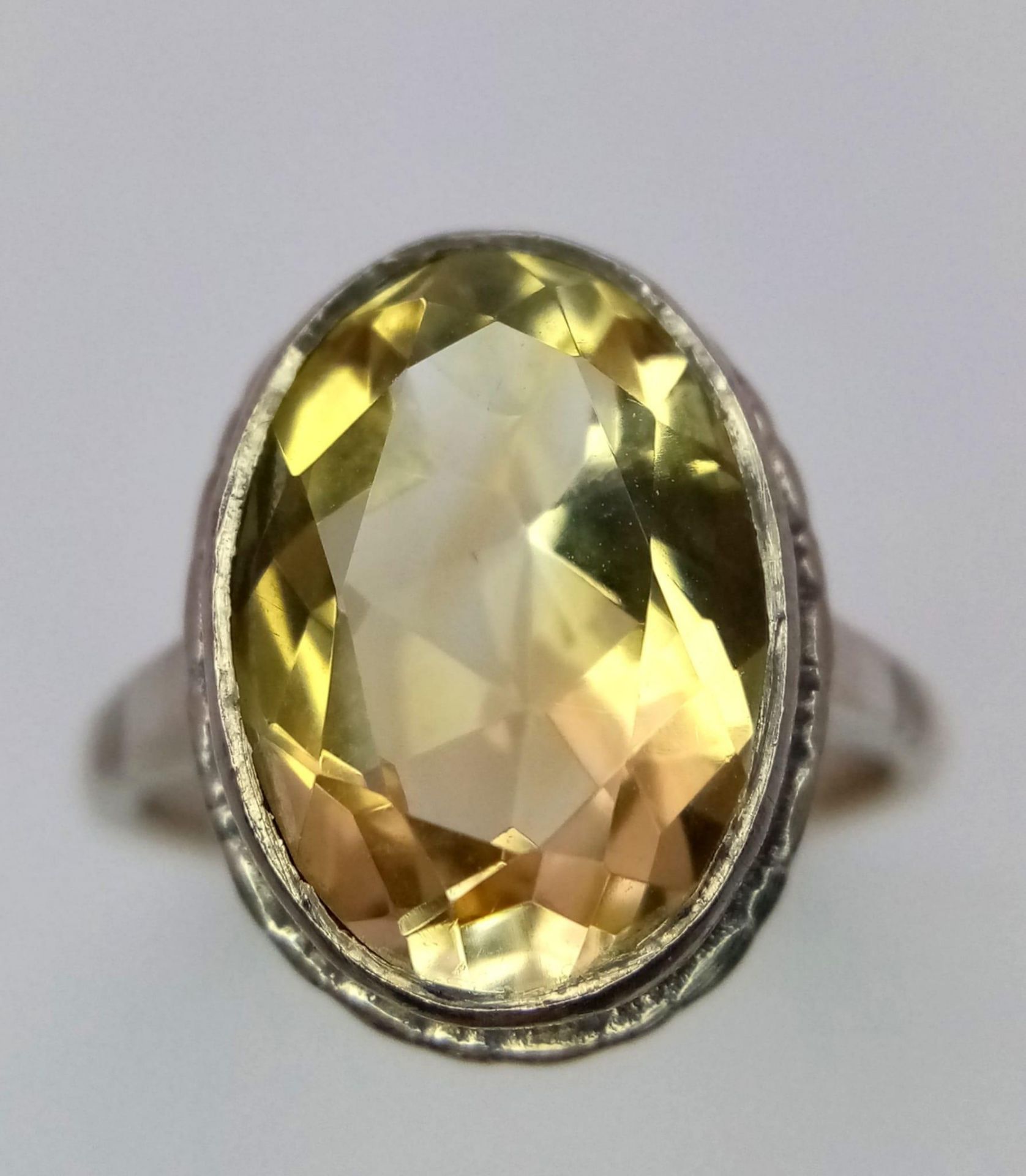 A Vintage Silver and Large Oval Cut Citrine Set Ring Size P. The Ring is set with a 1.5cm Long - Image 2 of 4