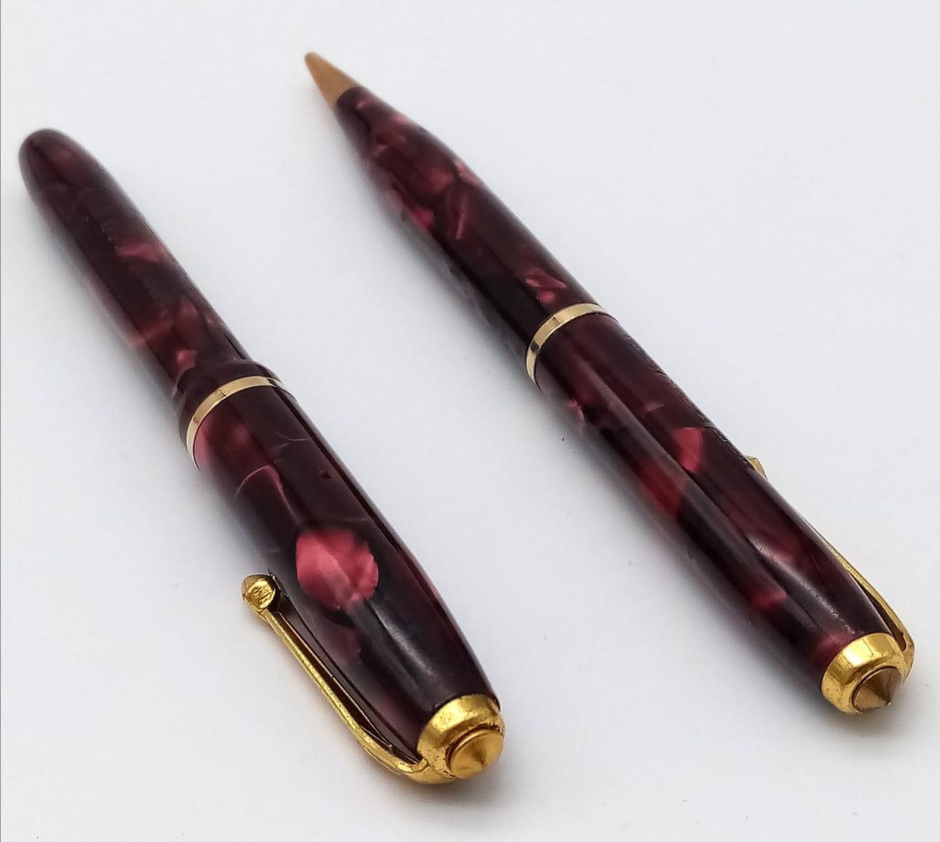 Two Conway Stewart Small Pens in Original Case. Fountain pen has a 14k gold nib. 10cm and 11cm. Ref: - Image 4 of 10
