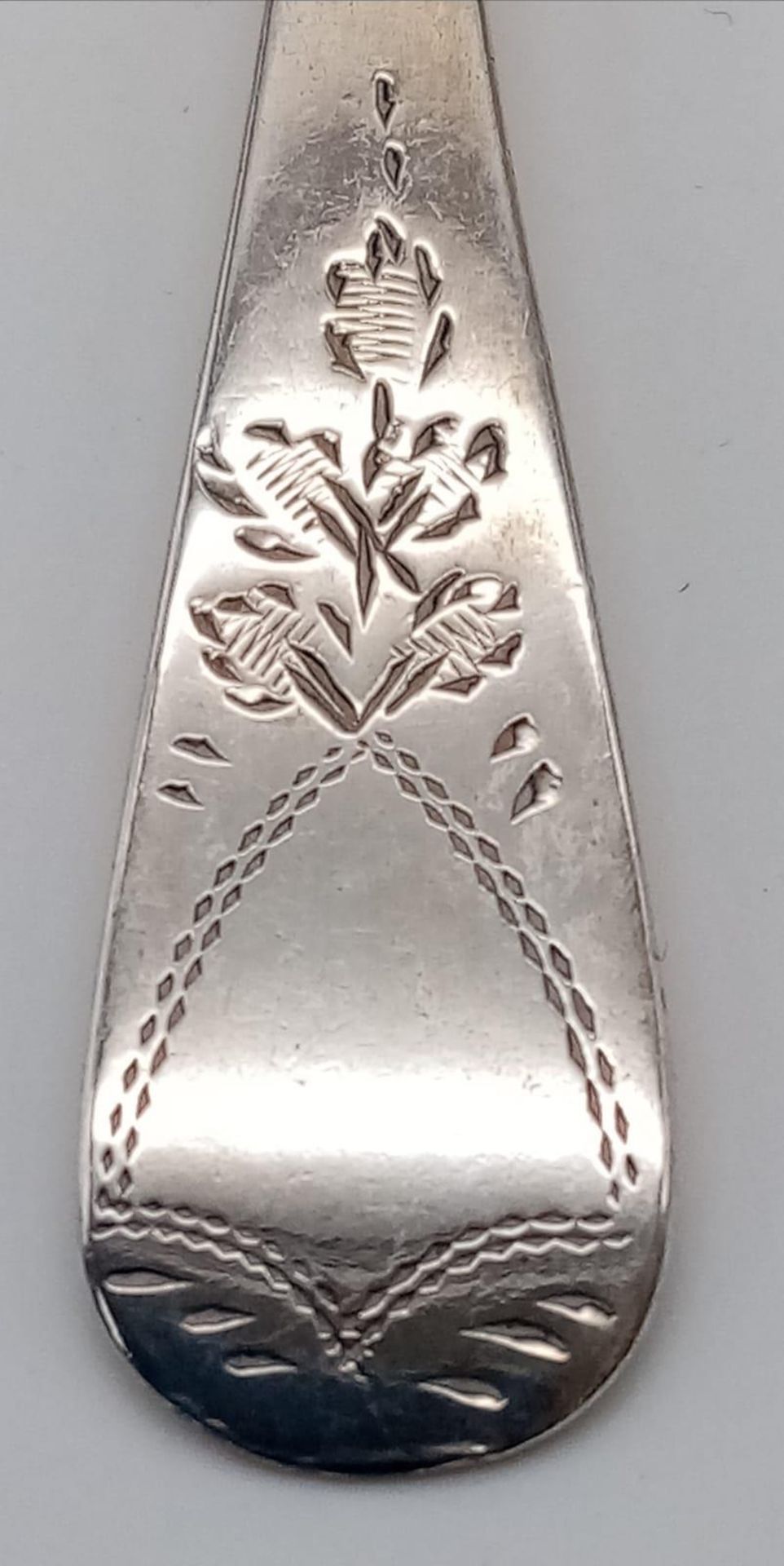 An antique sterling silver luxurious dessert spoon. Full hallmarks Sheffield, 1901. Total weight - Bild 3 aus 4