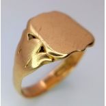 A 18K YELLOW GOLD ANTIQUE SHIELD SHAPED SIGNET RING approx 5.76G HALLMARKED 1922 BIRMINGHAM SIZE S