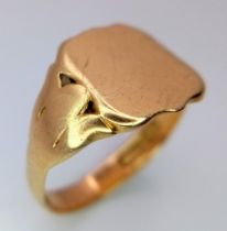 A 18K YELLOW GOLD ANTIQUE SHIELD SHAPED SIGNET RING approx 5.76G HALLMARKED 1922 BIRMINGHAM SIZE S