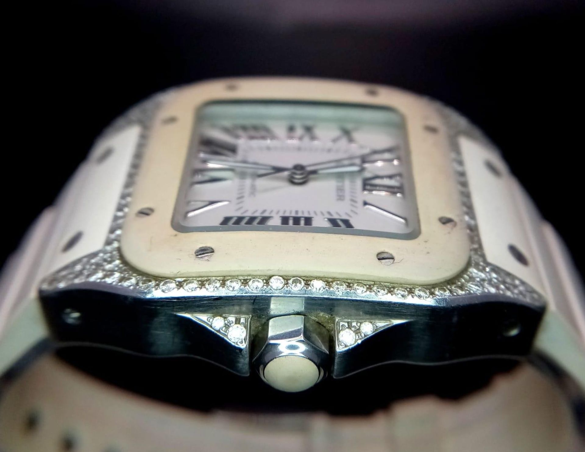 A Cartier Santos 100 Automatic Unisex Diamond Watch. White rubber Cartier strap with diamond buckle. - Bild 3 aus 8