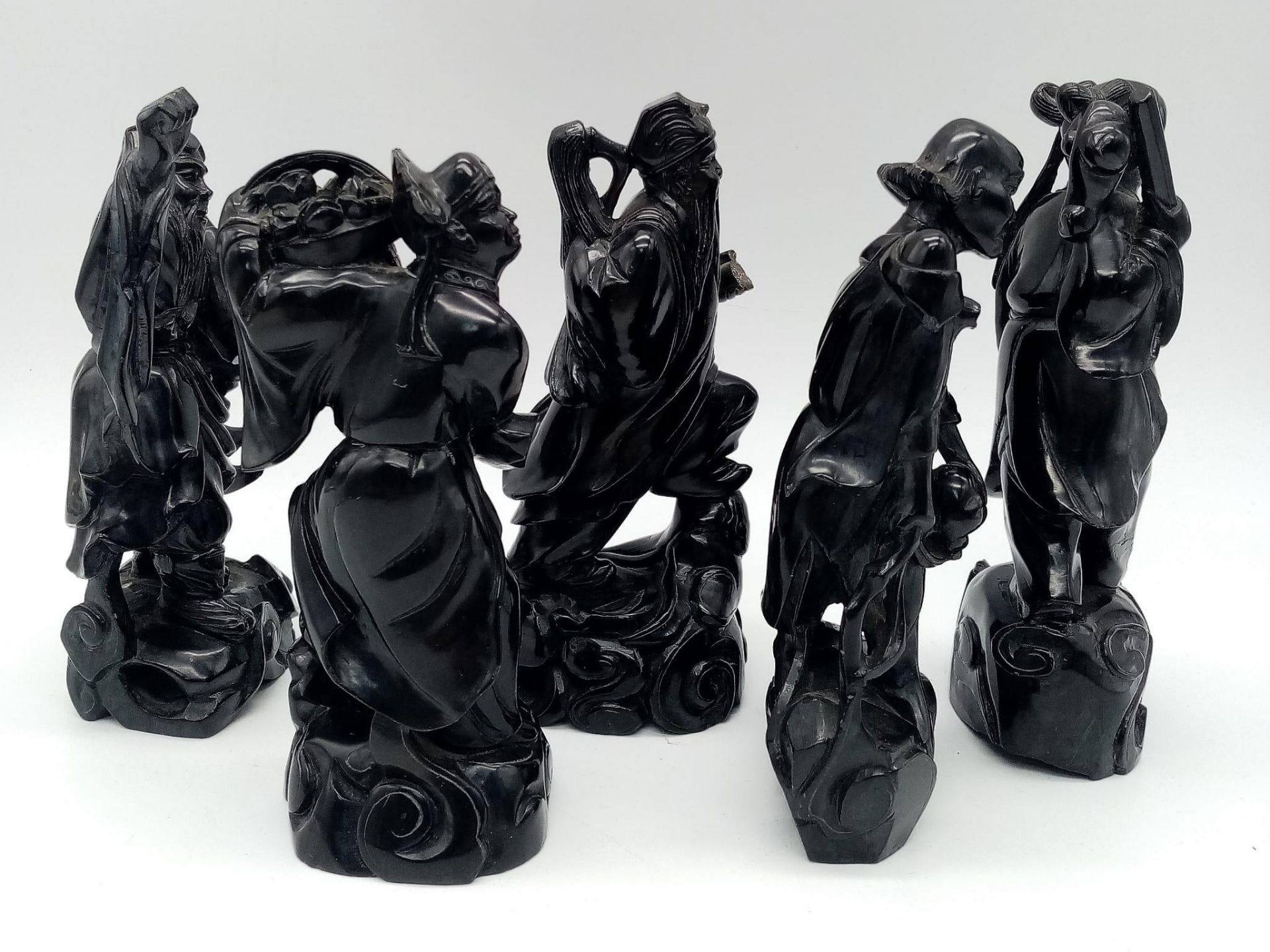 A Collection of Black Jade Chinese Figurines. Five fabulous statues in total, measuring 15cm tall. A - Bild 4 aus 5