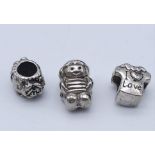 3X STERLING SILVER PANDORA STYLE CHARMS: ROSE, I LOVE T SHIRT & LITTLE BOY. TOTAL WEIGHT 9.6G.
