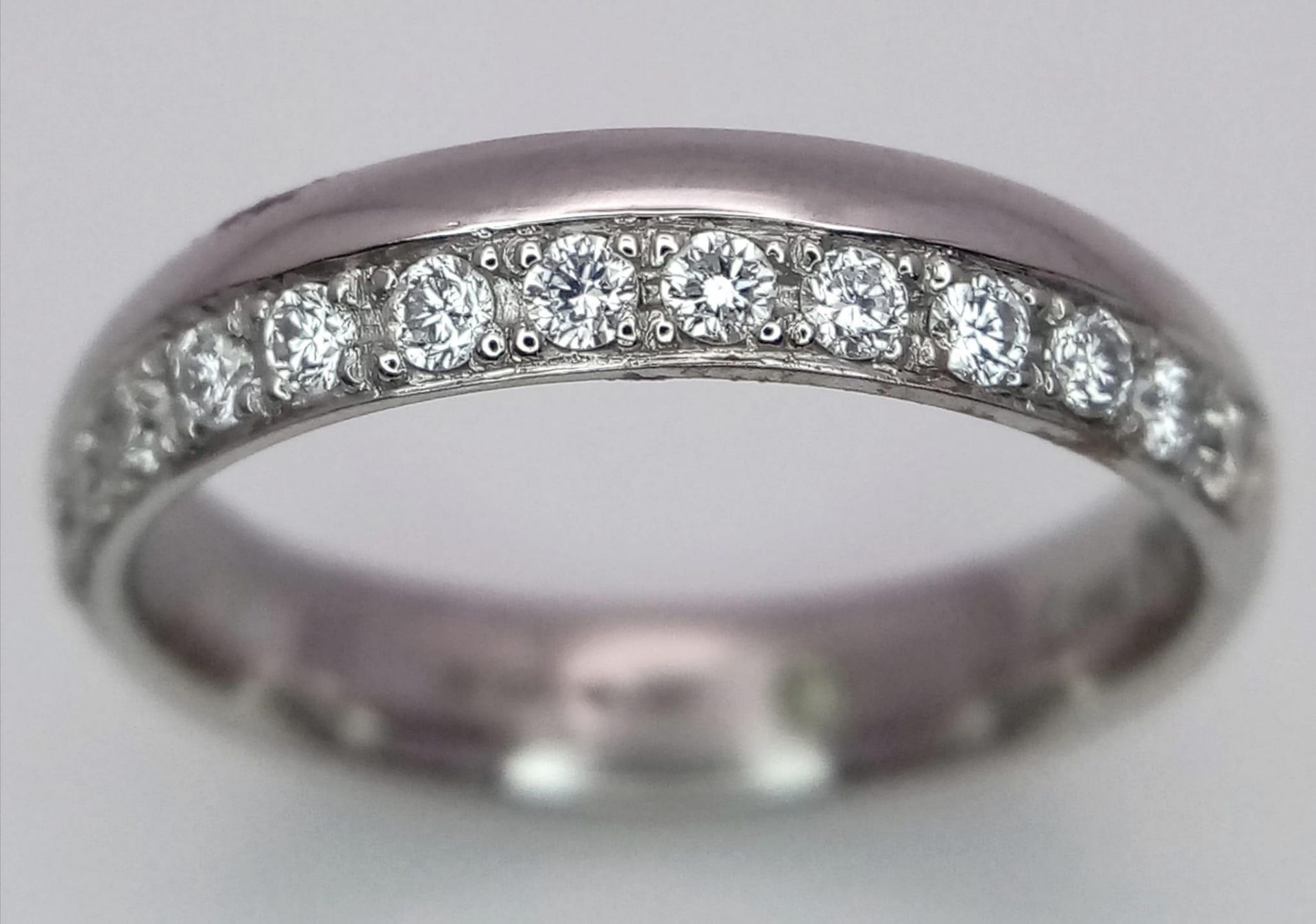 A 950 Platinum Diamond Half Eternity Ring. Size M/N. 6.5g total weight. Ref: 15813 - Image 2 of 4