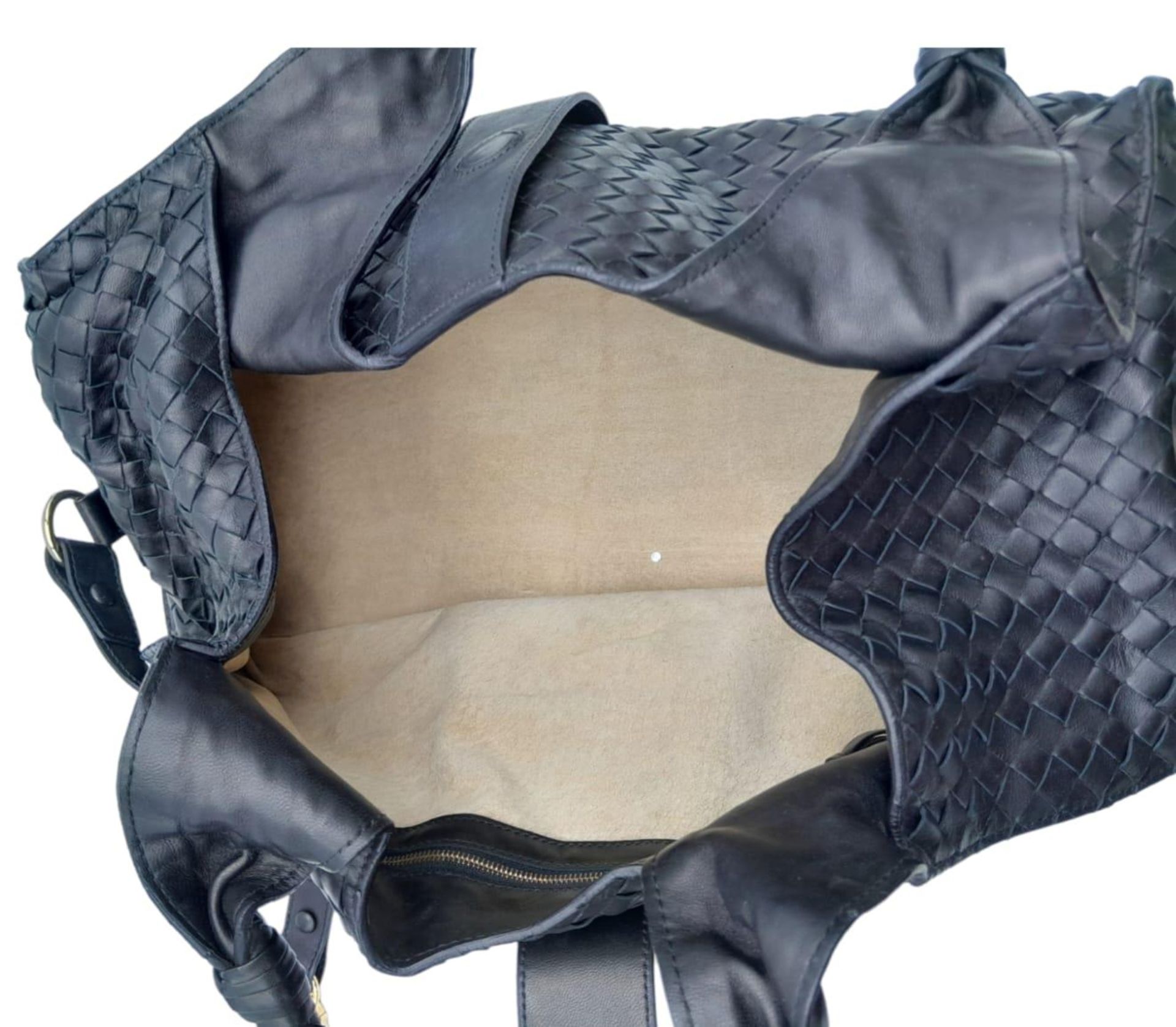 A Bottega Veneta Black Shoulder Bag. Intrecciato leather exterior with gold-toned hardware, two - Image 6 of 8