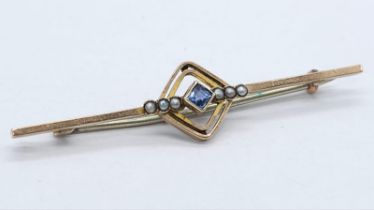 A Georgian 9K Yellow Gold, Sapphire and Pearl Bar Brooch. Art deco in style the diamond shaped