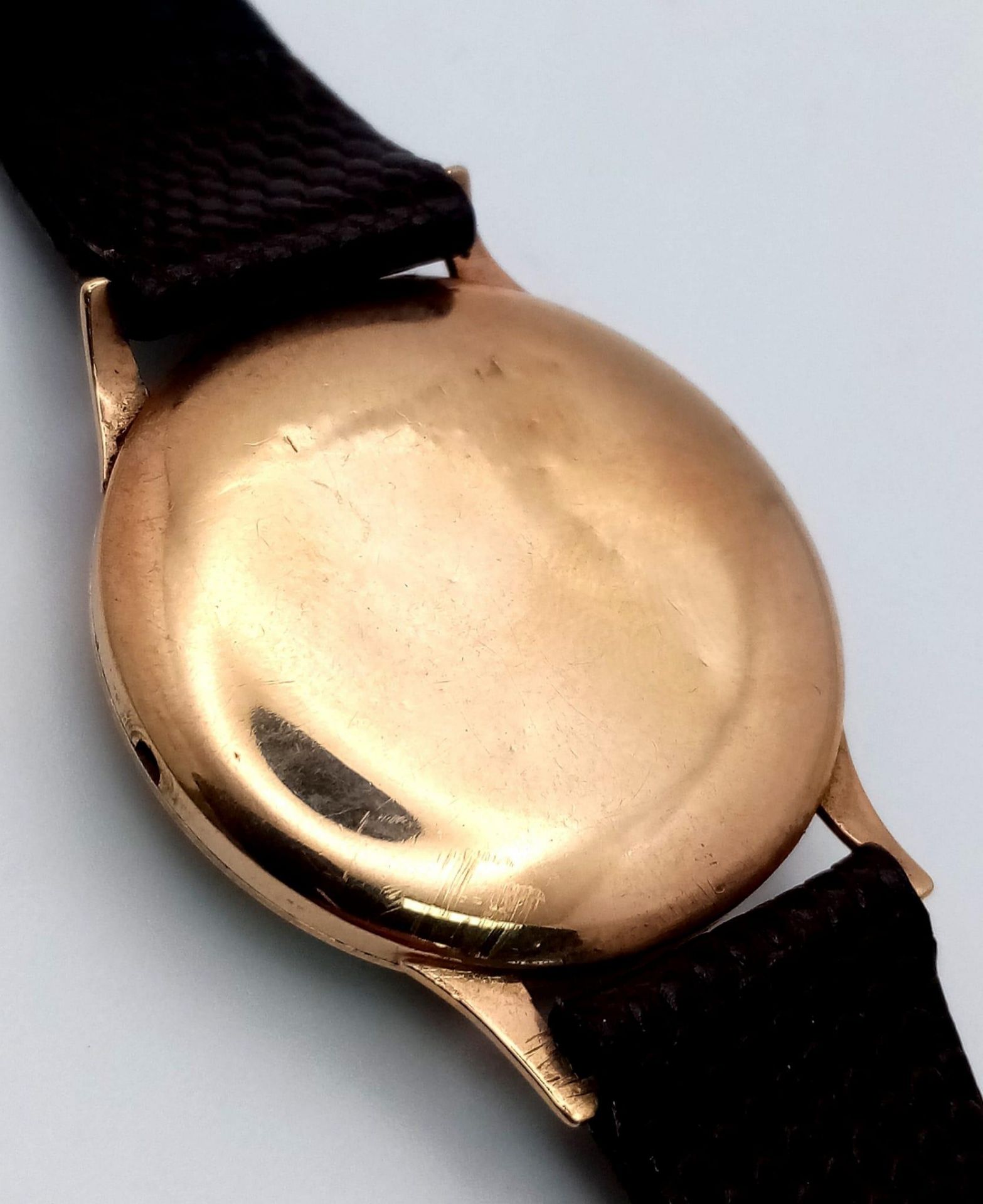 A Vintage Accurist 9K Gold Cased Gents Watch. 21 jewels In need of repair (missing winder) so a/f. - Image 5 of 7