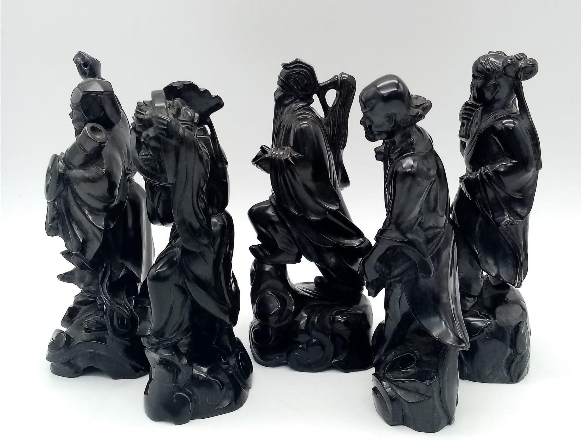 A Collection of Black Jade Chinese Figurines. Five fabulous statues in total, measuring 15cm tall. A - Bild 3 aus 5