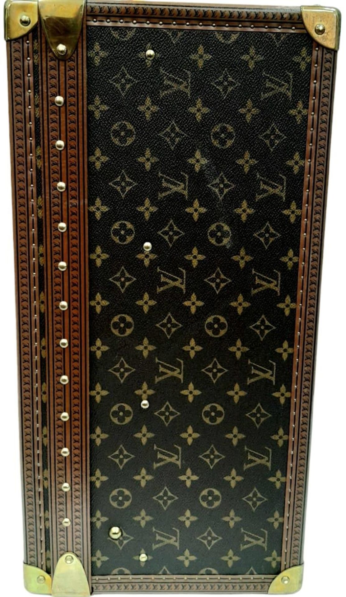 A Louis Vuitton Alzer 80 Monogram Large Sturdy Suitcase/Trunk. Monogram canvas and brown leather - Image 4 of 11
