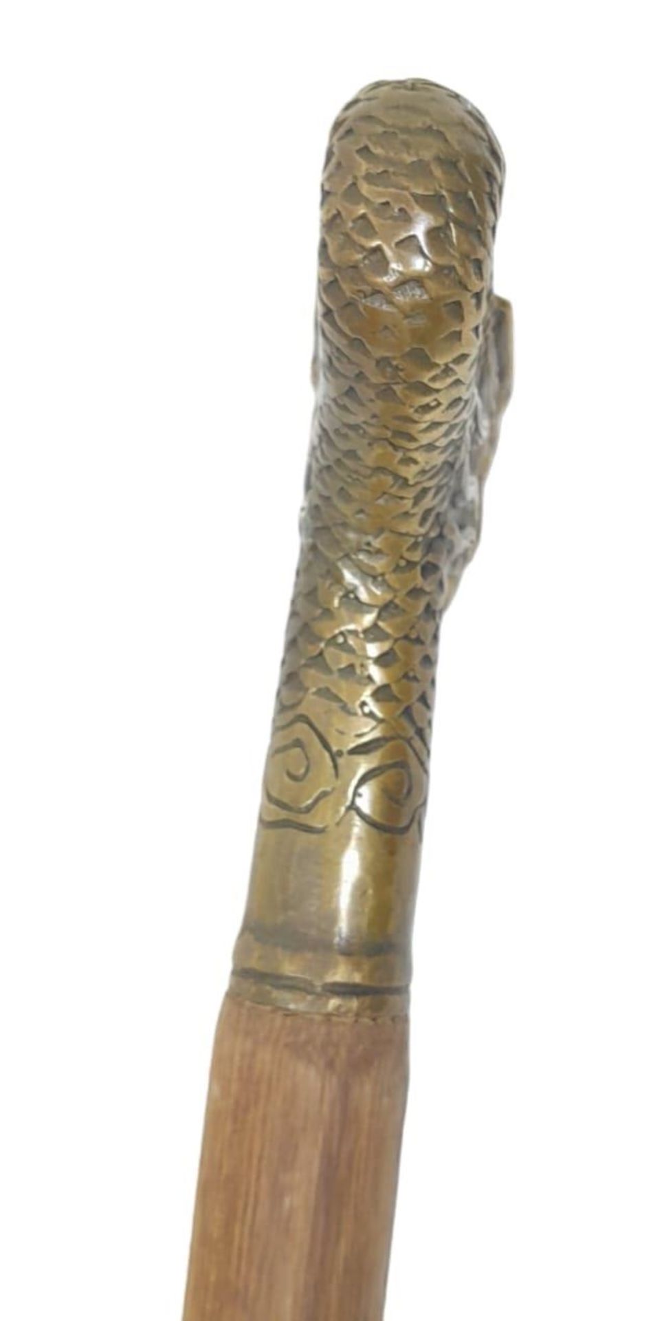 A Vintage or Older Oriental Brass Dragon Head Hard Wood Walking Stick. Highly Detailed Solid Brass - Image 3 of 7