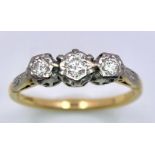 AN 18K YELLOW GOLD & PLATINUM VINTAGE 3 STONE DIAMOND RING. Size N, 2.8g total weight.