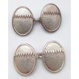 A STERLING SILVER RUGBY BALL CUFFLINKS 15.2G (7962)
