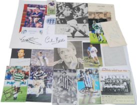 AN INTERESTING COLLECTION OF 20 SIGNED FOOTBALL ITEMS FROM 1950'S ONWARDS INCLUDING KEVIN KEEGAN ,