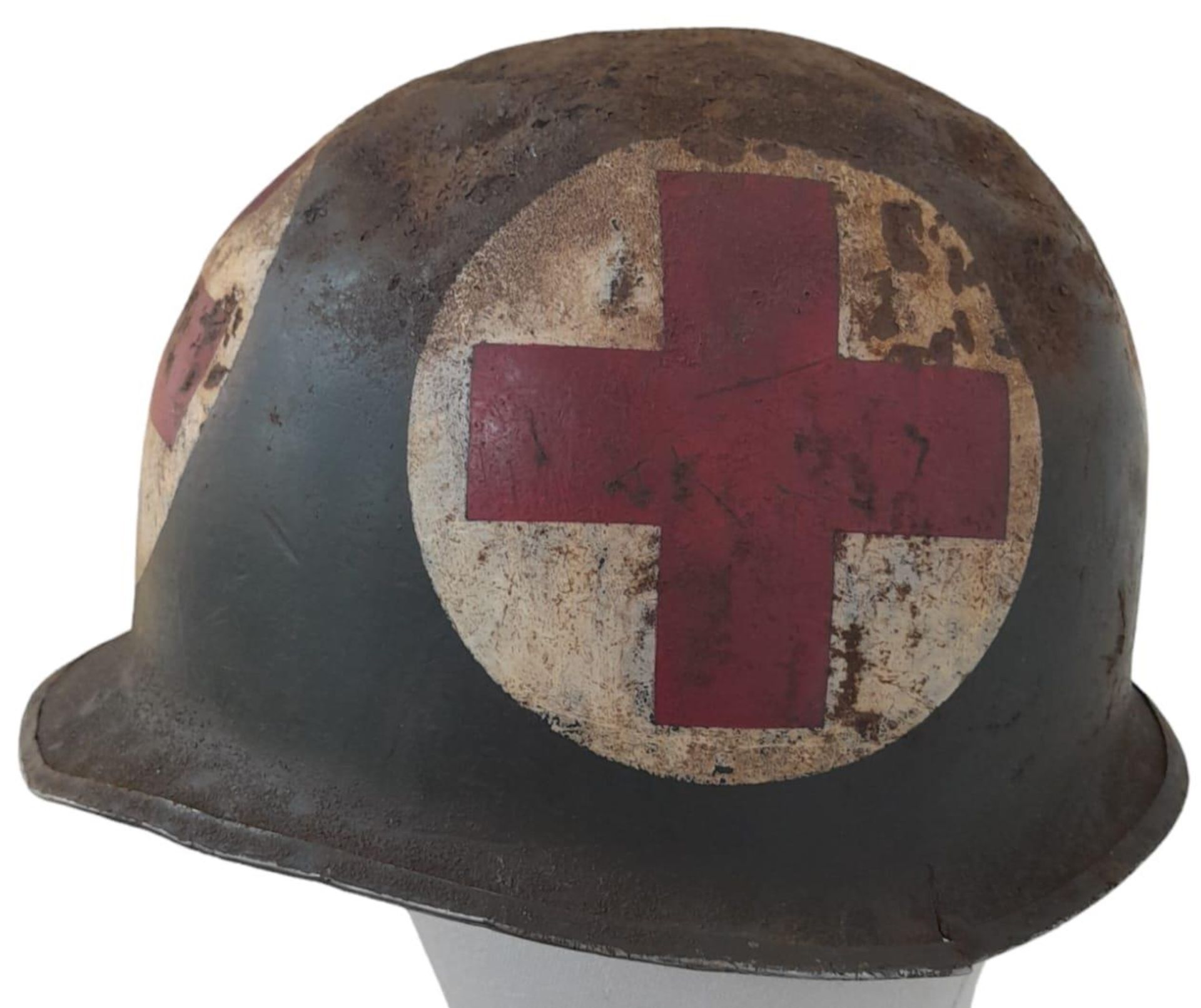 WW2 US Swivel Bale Front Seam Medics Helmet and Liner. - Image 2 of 6