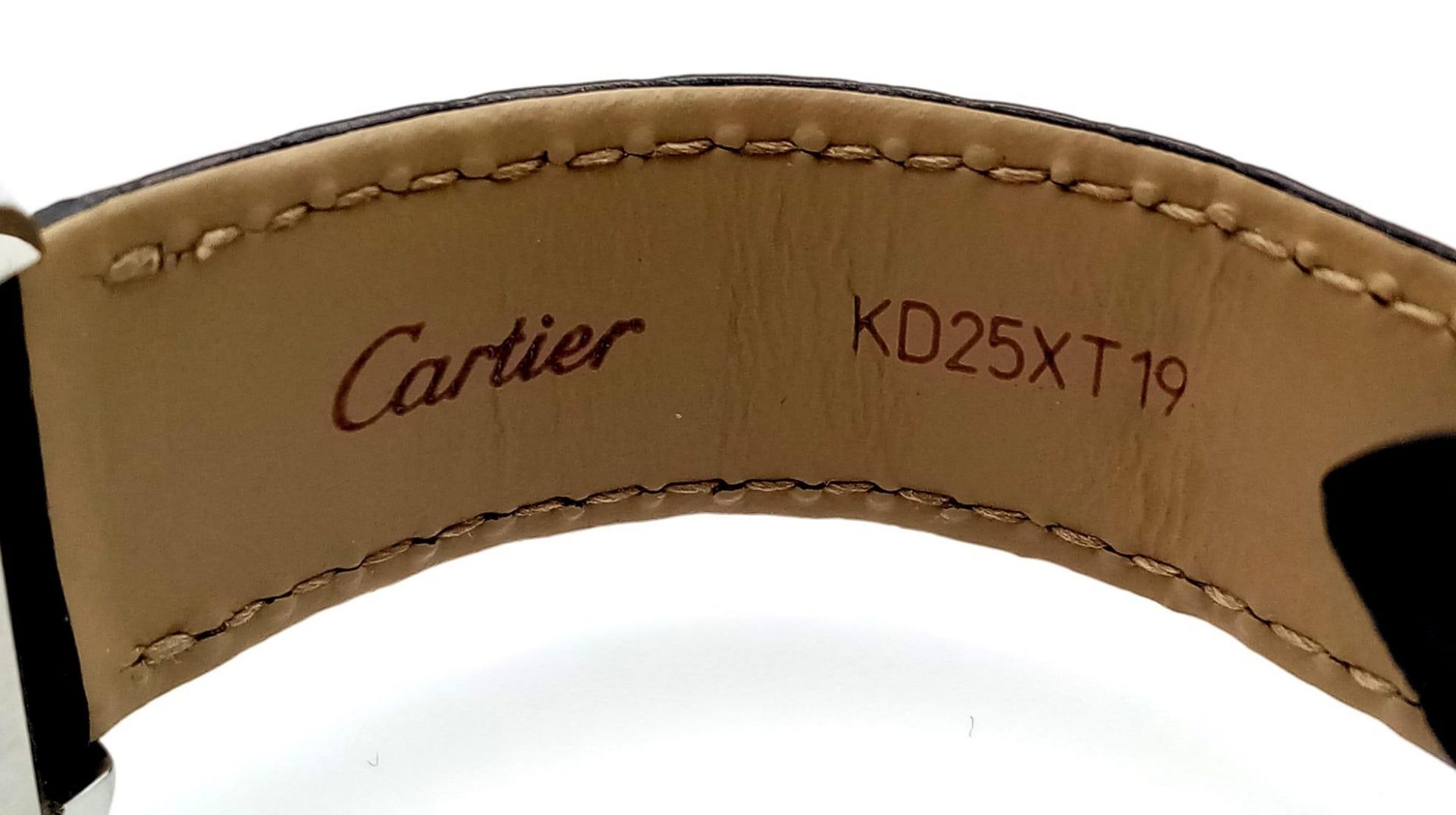 A Very Collectible Cartier 3170 Quartz Ladies Watch. Black leather strap with Cartier clasp. - Image 7 of 10