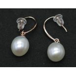 Delightful pair of Rose Gold Gilded, Sterling Silver Pearl Earrings. Measures 1cm in length. Weight: