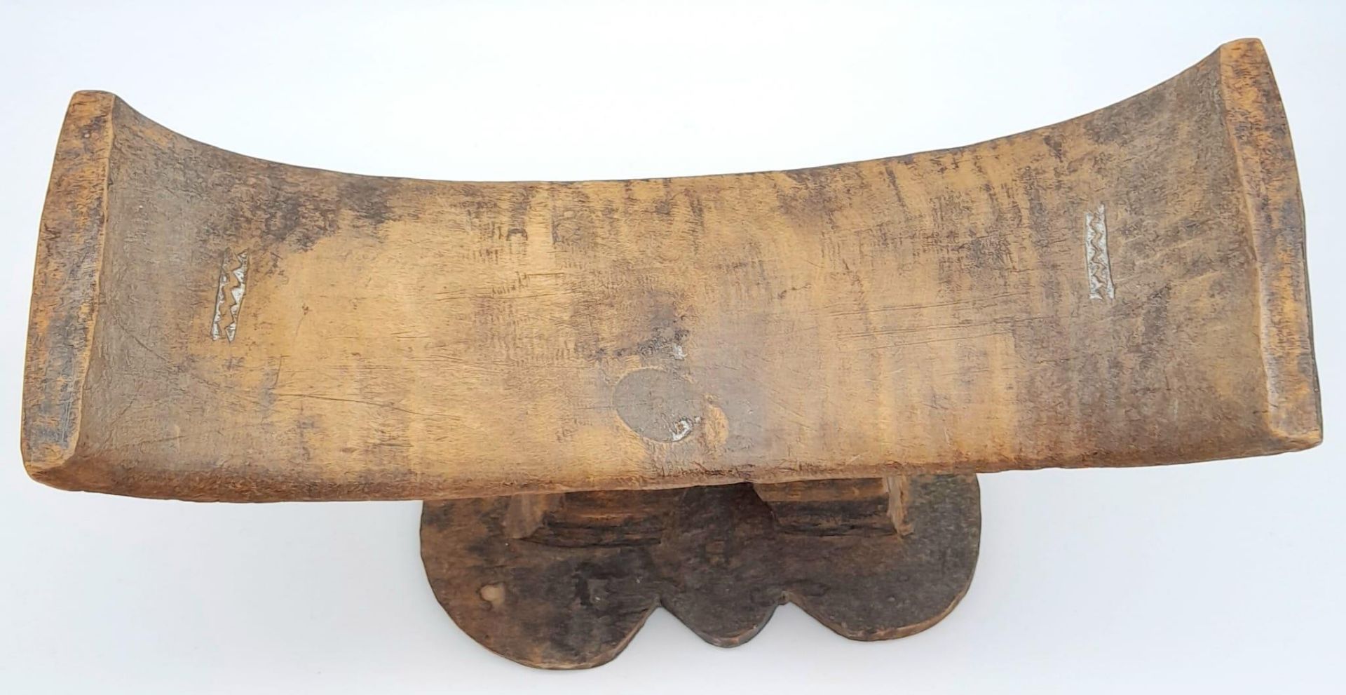 An Rare and Unique Antique Hand Carved Oriental Hard Wood Head Rest. 25cm Wide - Image 2 of 4