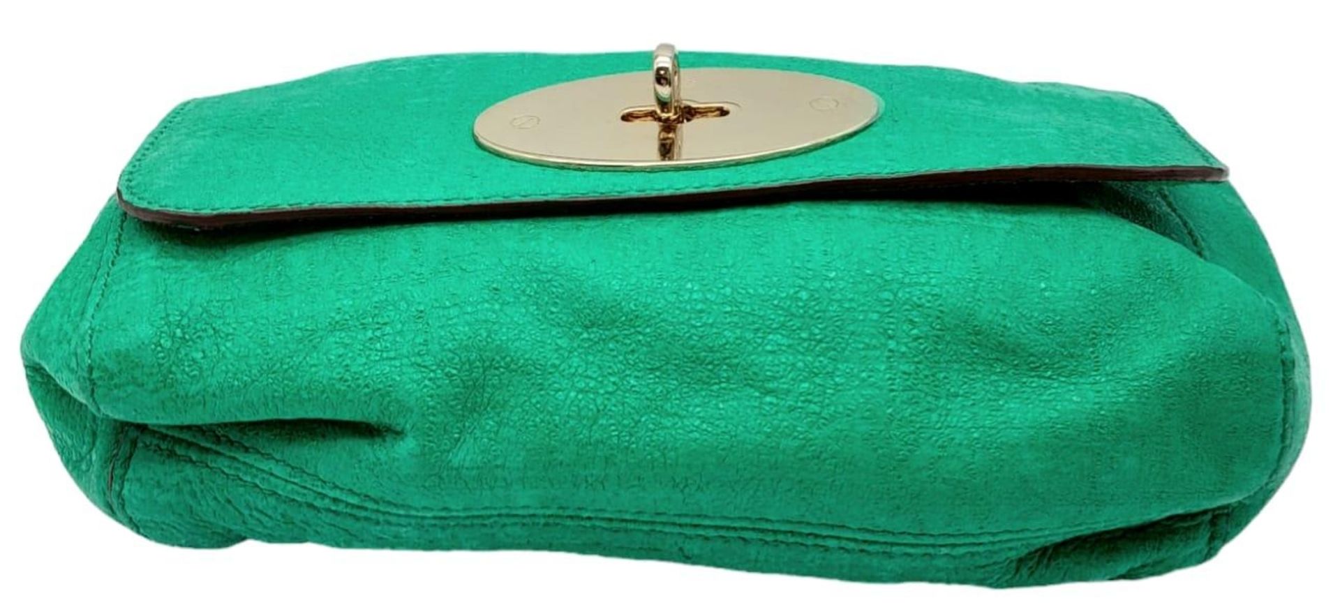 A green Mulberry Lily mini bag with gold tone hardware and matching strap. Size approx. 20x18x8cm. - Image 6 of 9