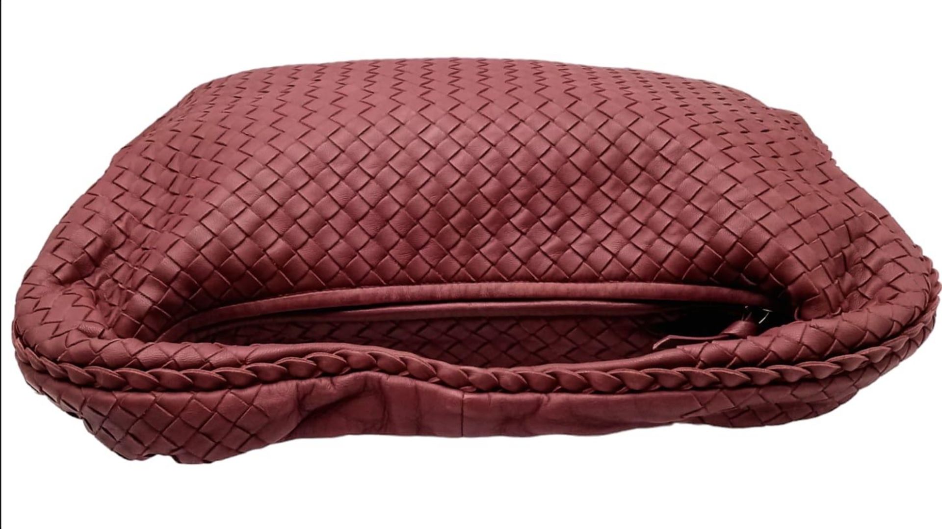 A Bottega Veneta large Hobo bag, soft red nappa leather, beige interior, gold tone top zipper. - Image 6 of 10