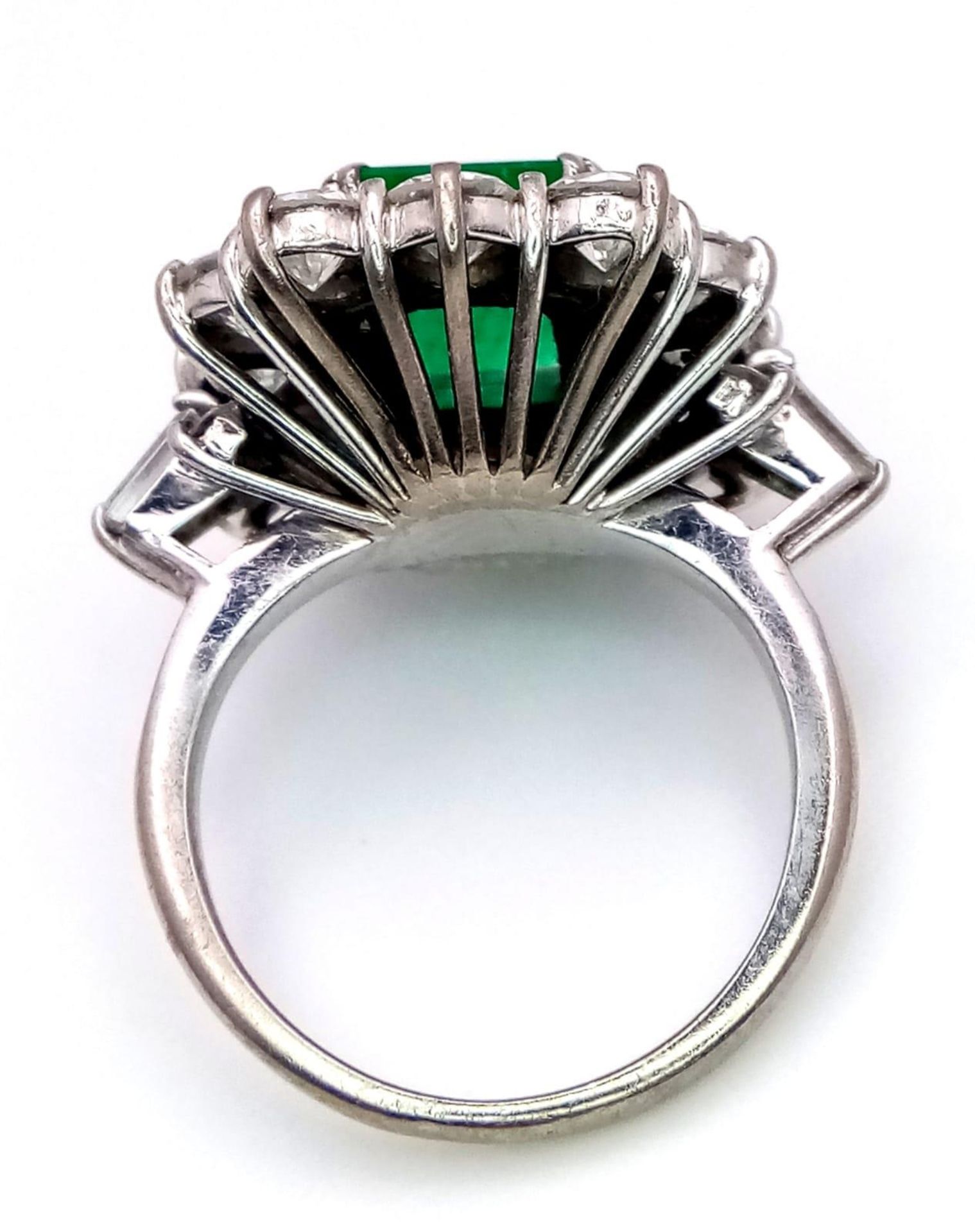 A Head-Turning 18K White Gold, Emerald and Diamond Ladies Dress Ring. Rectangular emerald with a - Image 6 of 7