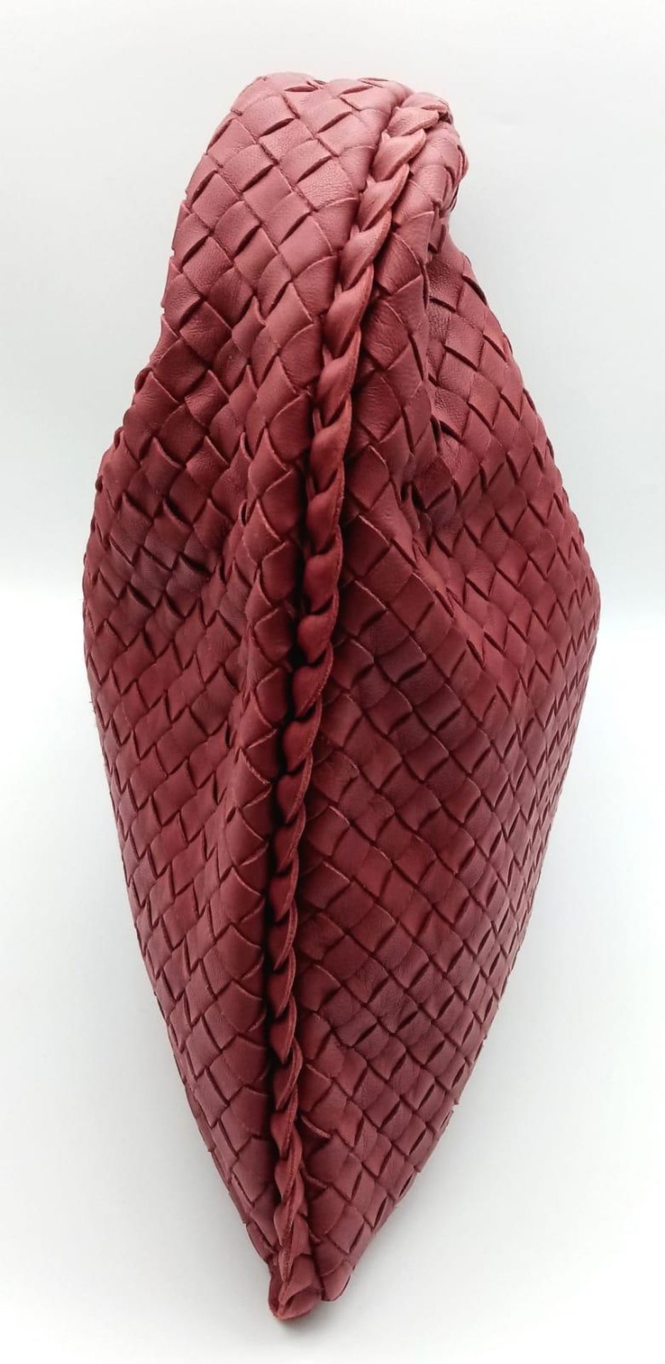 A Bottega Veneta large Hobo bag, soft red nappa leather, beige interior, gold tone top zipper. - Image 4 of 10