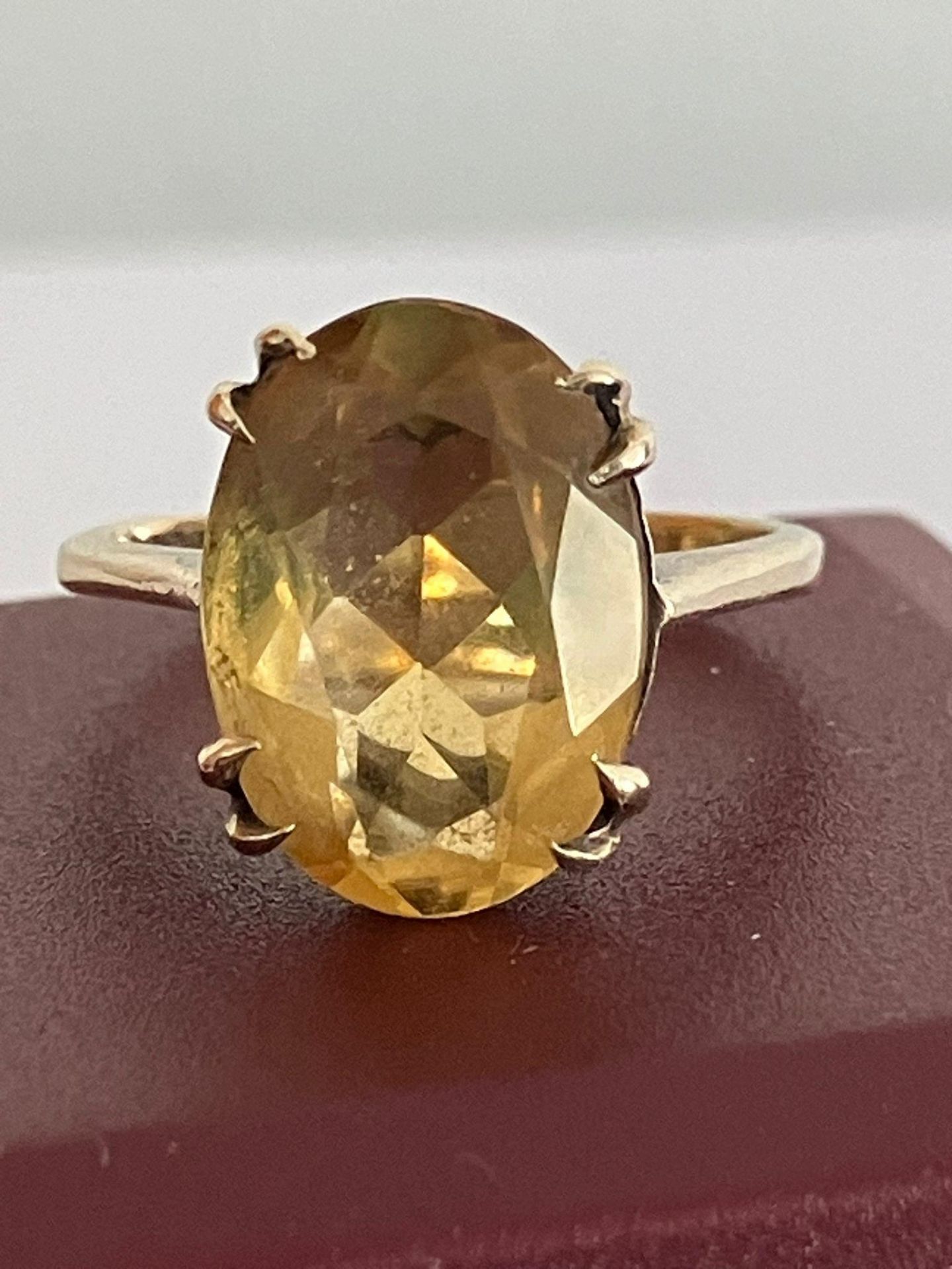 9 carat YELLOW GOLD RING Set with a magnificent 3.5 carat CITRINE SOLITAIRE. Beautiful oval cut. 3.