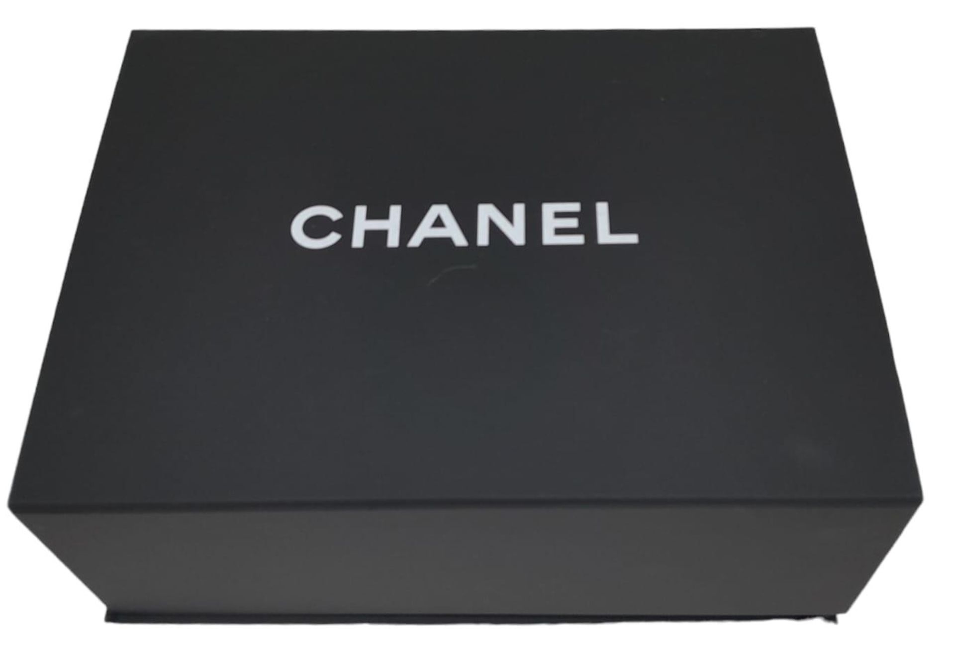 A Chanel Metallic Silver Double Flap Jumbo Bag. Quilted caviar leather. Silver tone hardware. Double - Image 11 of 12