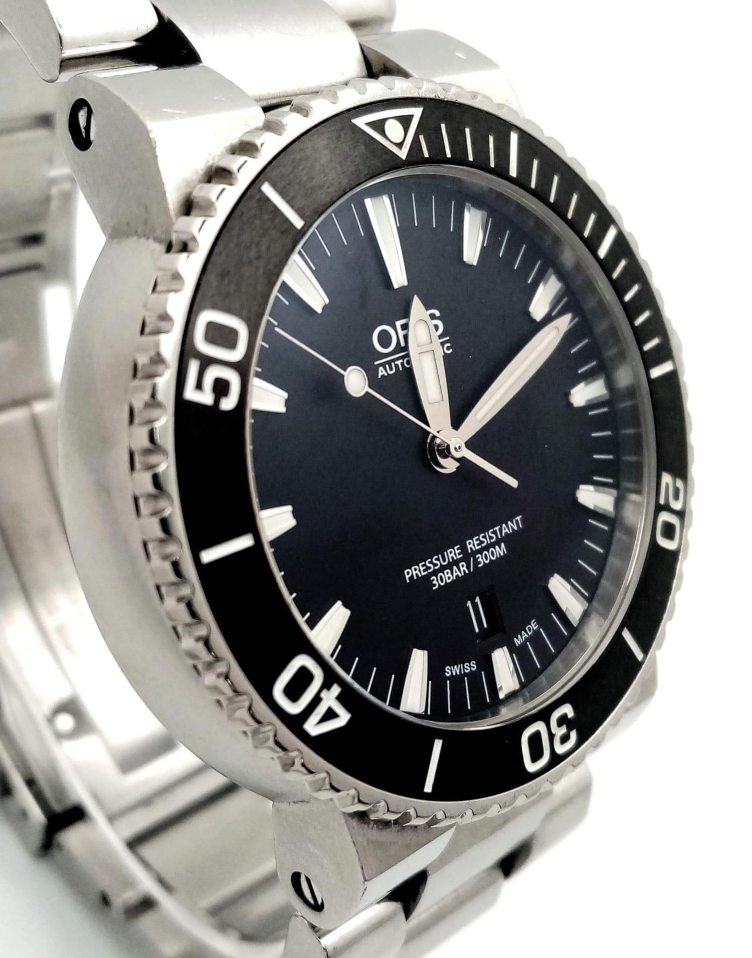 An Oris Automatic Gents Divers Watch. Stainless steel bracelet and case - 41mm. Black dial. Pressure - Image 3 of 8