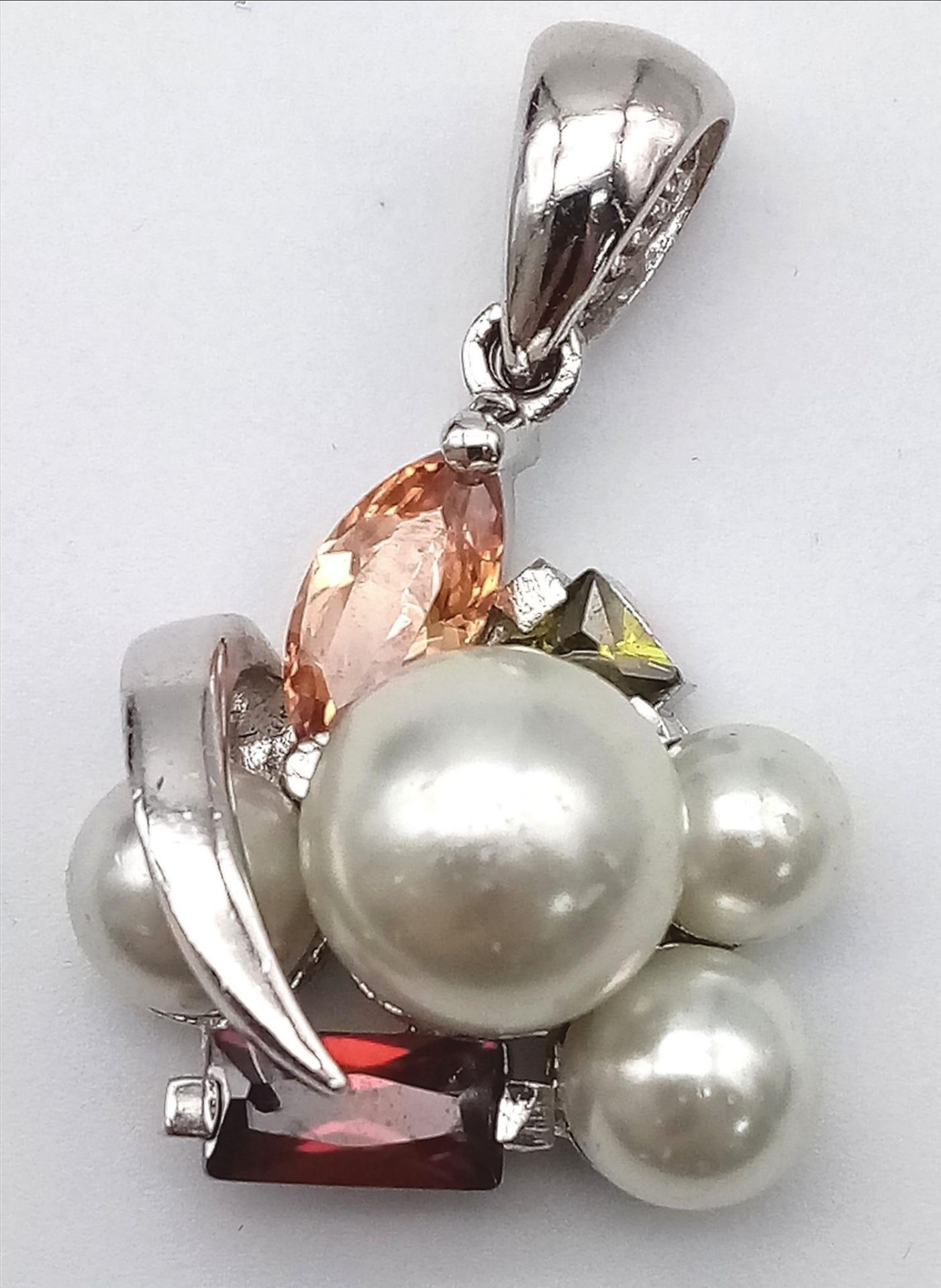 STERLING SILVER MULTI-STONE SET PENDANT. SIZE: 1.5CM WEIGHT: 7.9G SC 8061