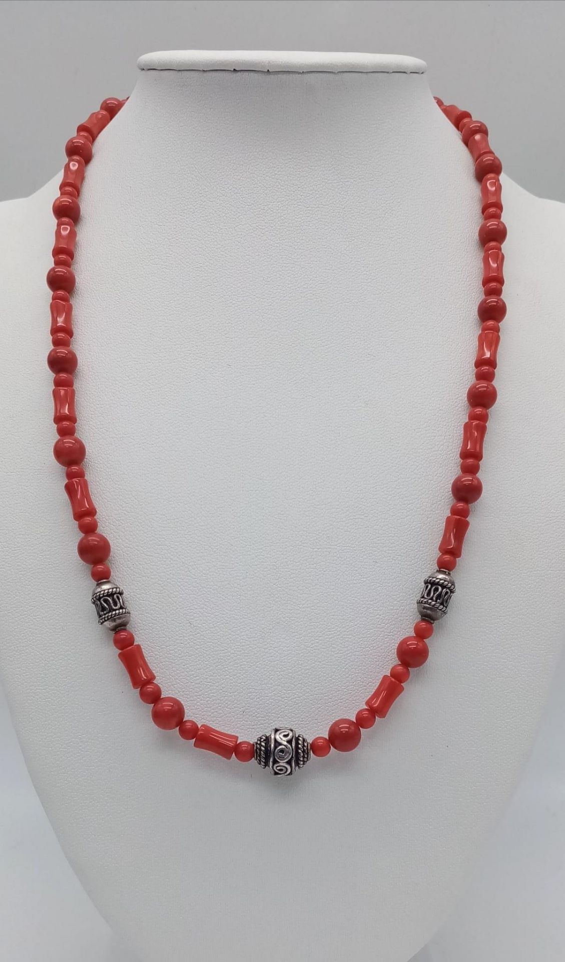 A Vintage Red Coral Necklace. 48cm.