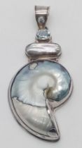 STERLING SILVER, FANCY SHELL SHAPED STONE SET PENDANT. SIZE: 9CM WEIGHT: 36.2G SC 8044