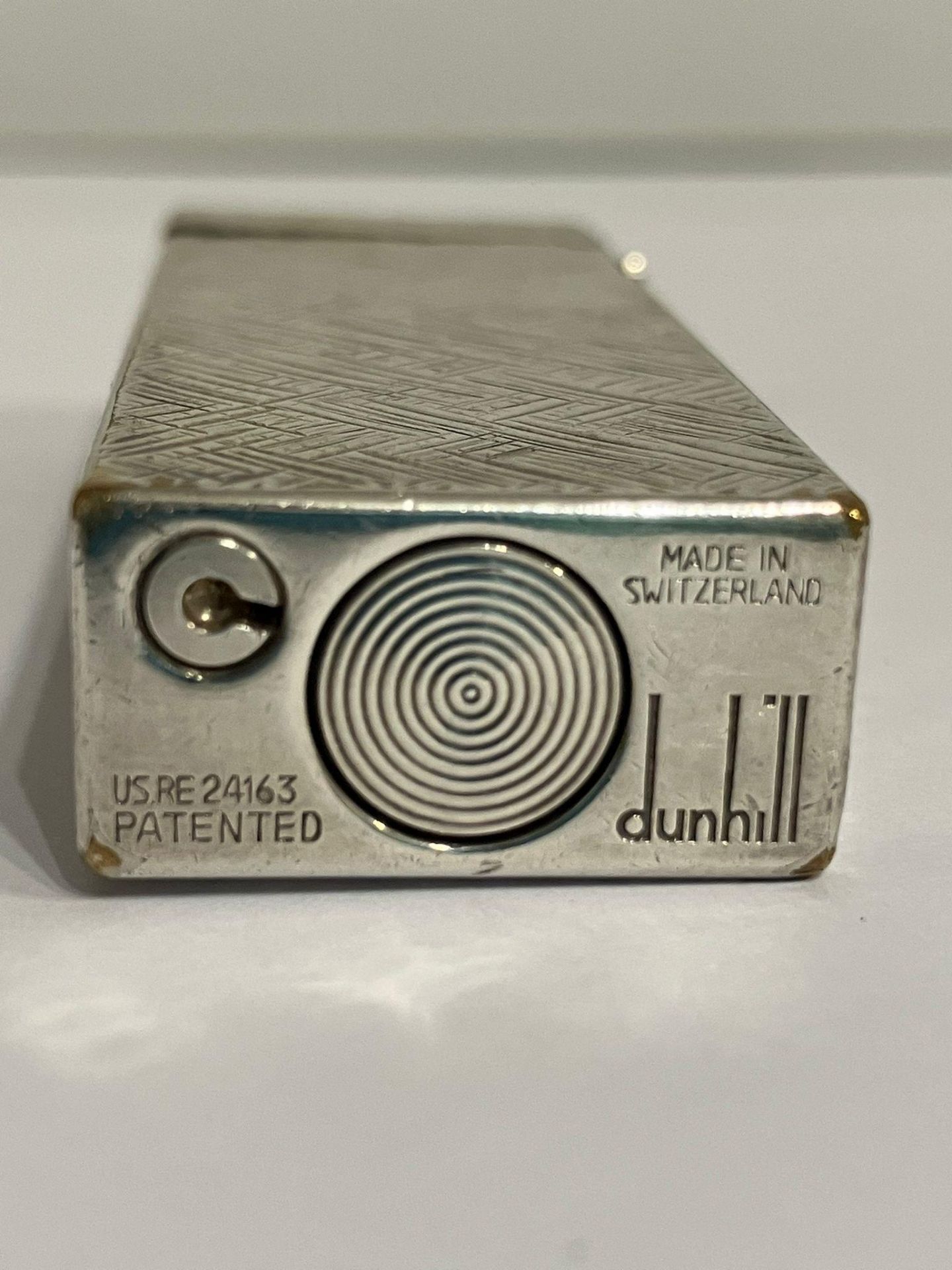 Vintage DUNHILL SILVER PLATED LIGHTER. Thumb wheel turns perfectly. Nice condition. Please see - Bild 3 aus 4