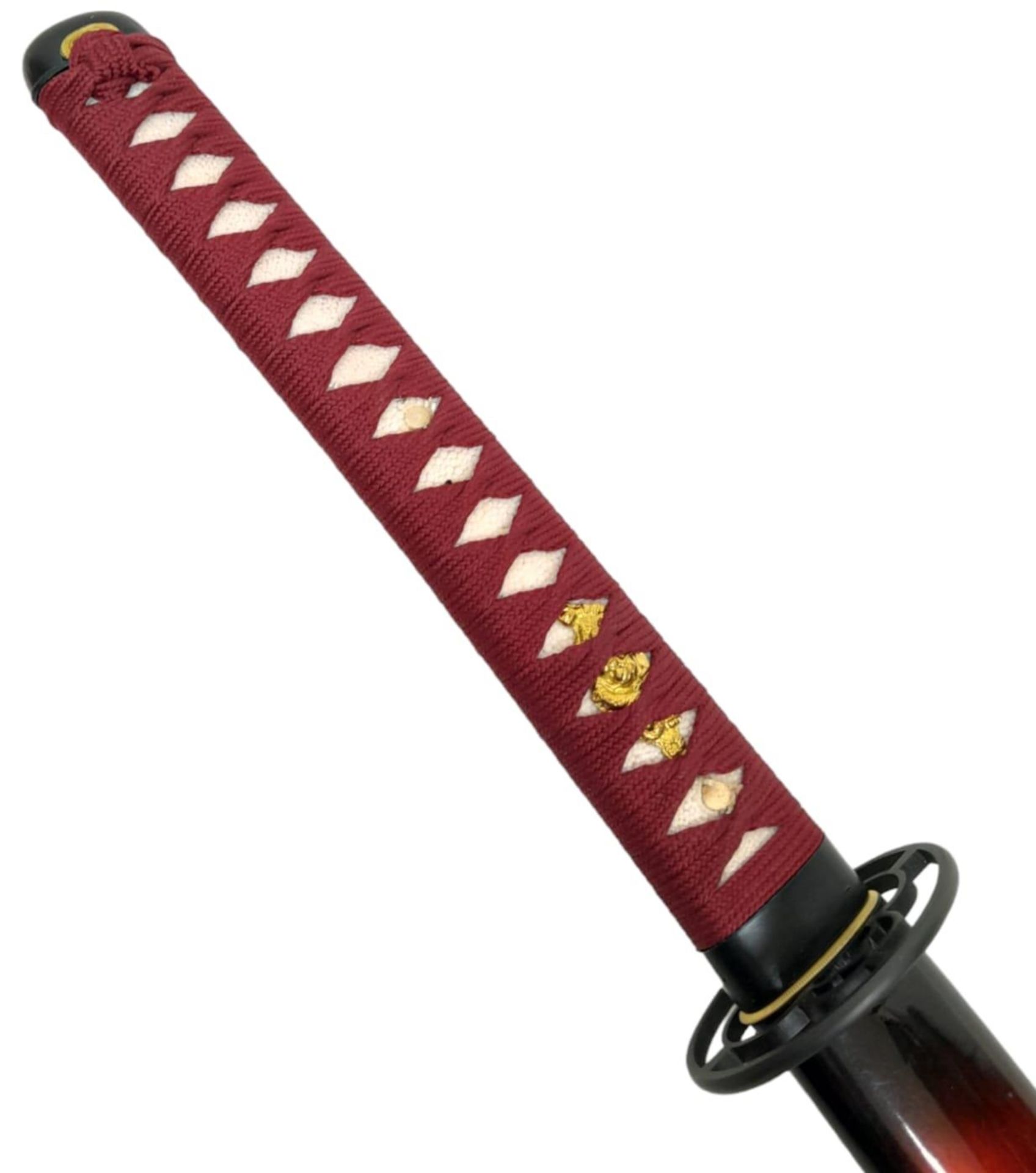 An Excellent Condition Modern Display Japanese Katana. 104cm Length. Iron Tsuba, Red and Black - Image 4 of 8