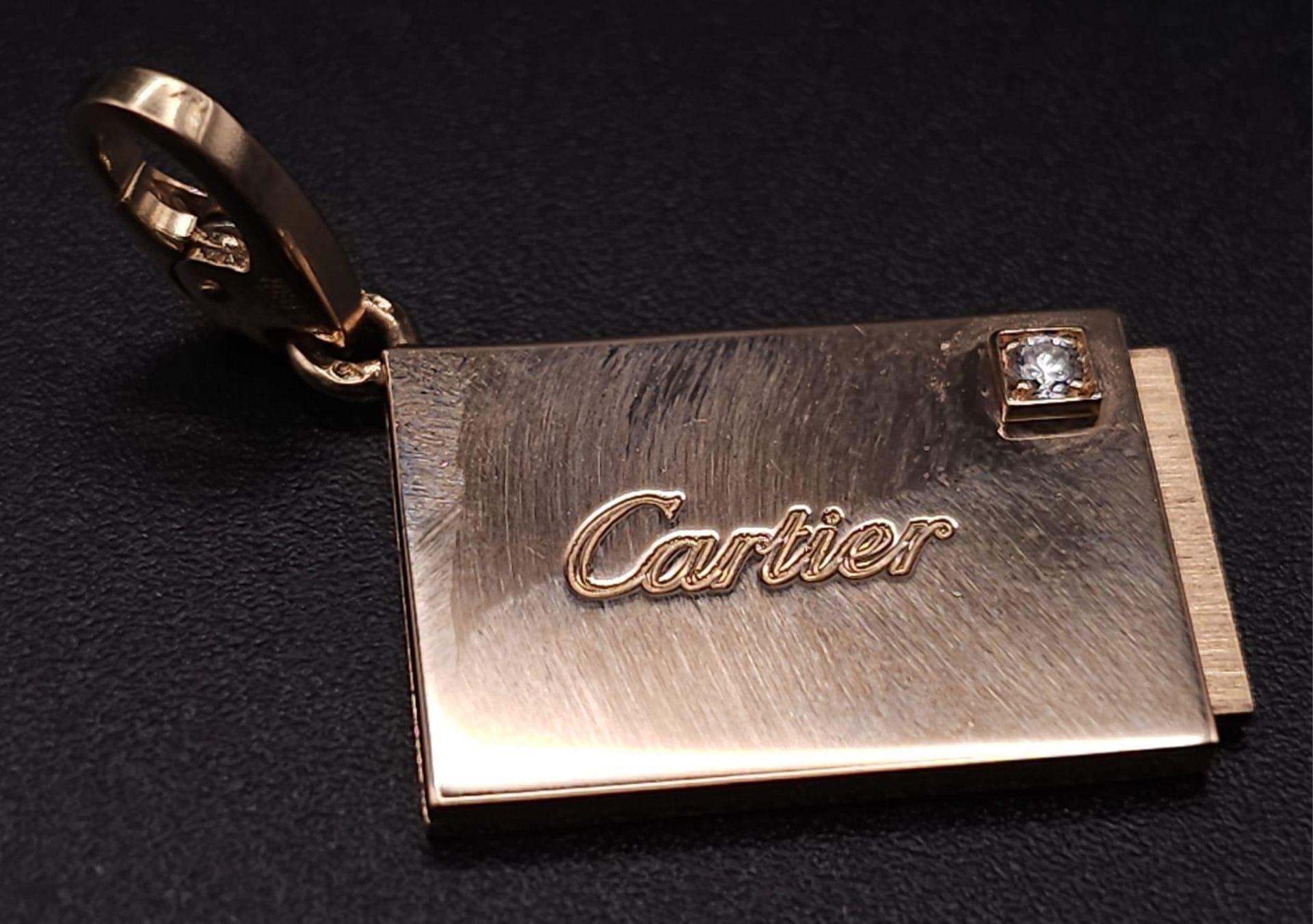 GENUINE CARTIER 18K ROSE GOLD, DIAMOND SET, ENVELOPE CHARM/PENDANT. SIZE: 2CM WIDE WEIGHT: 7.1G REF: - Bild 7 aus 11