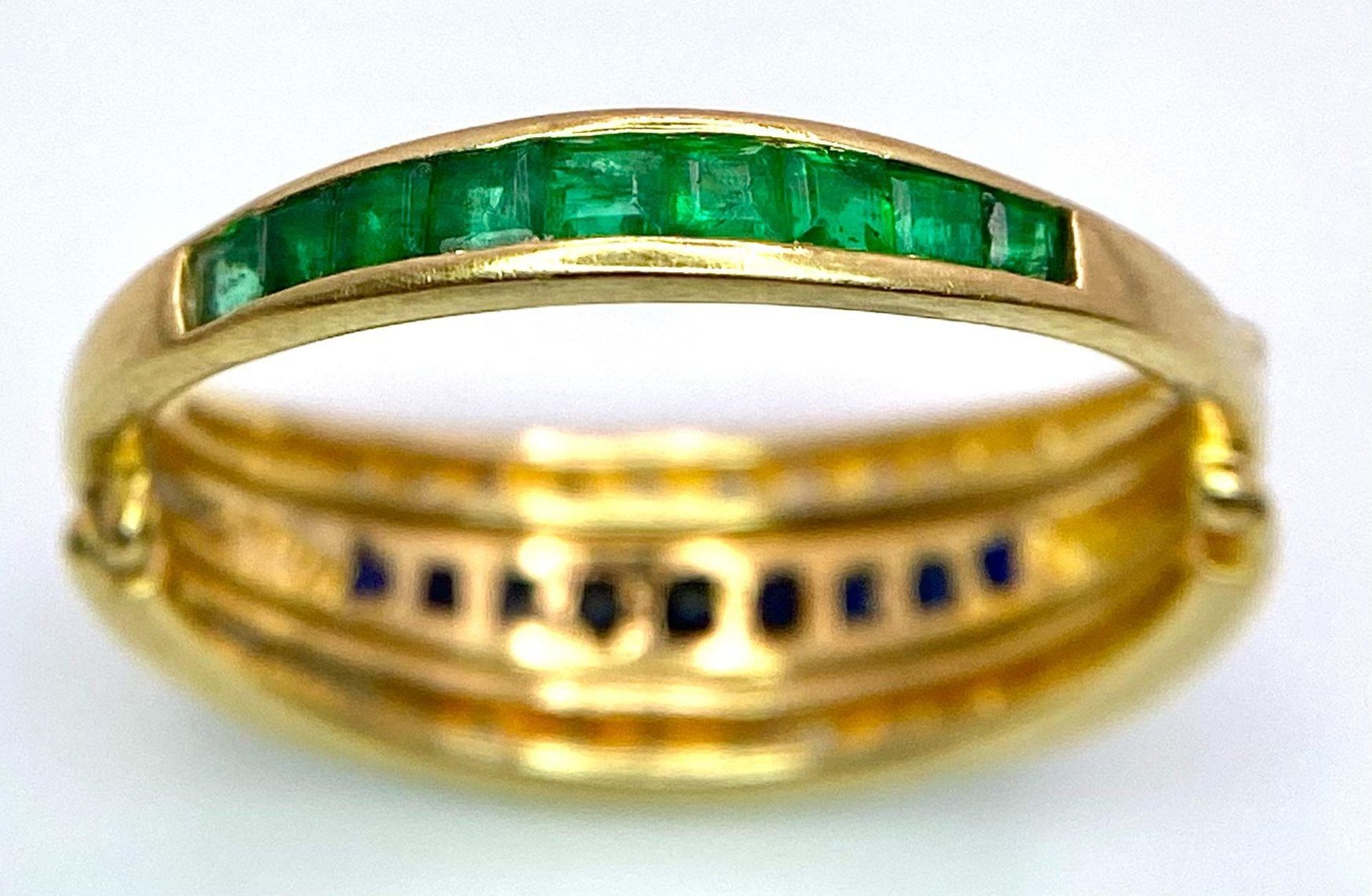 A very interesting 18 K yellow gold ring with two emerald bars and two rotating diamond bars that - Image 8 of 13